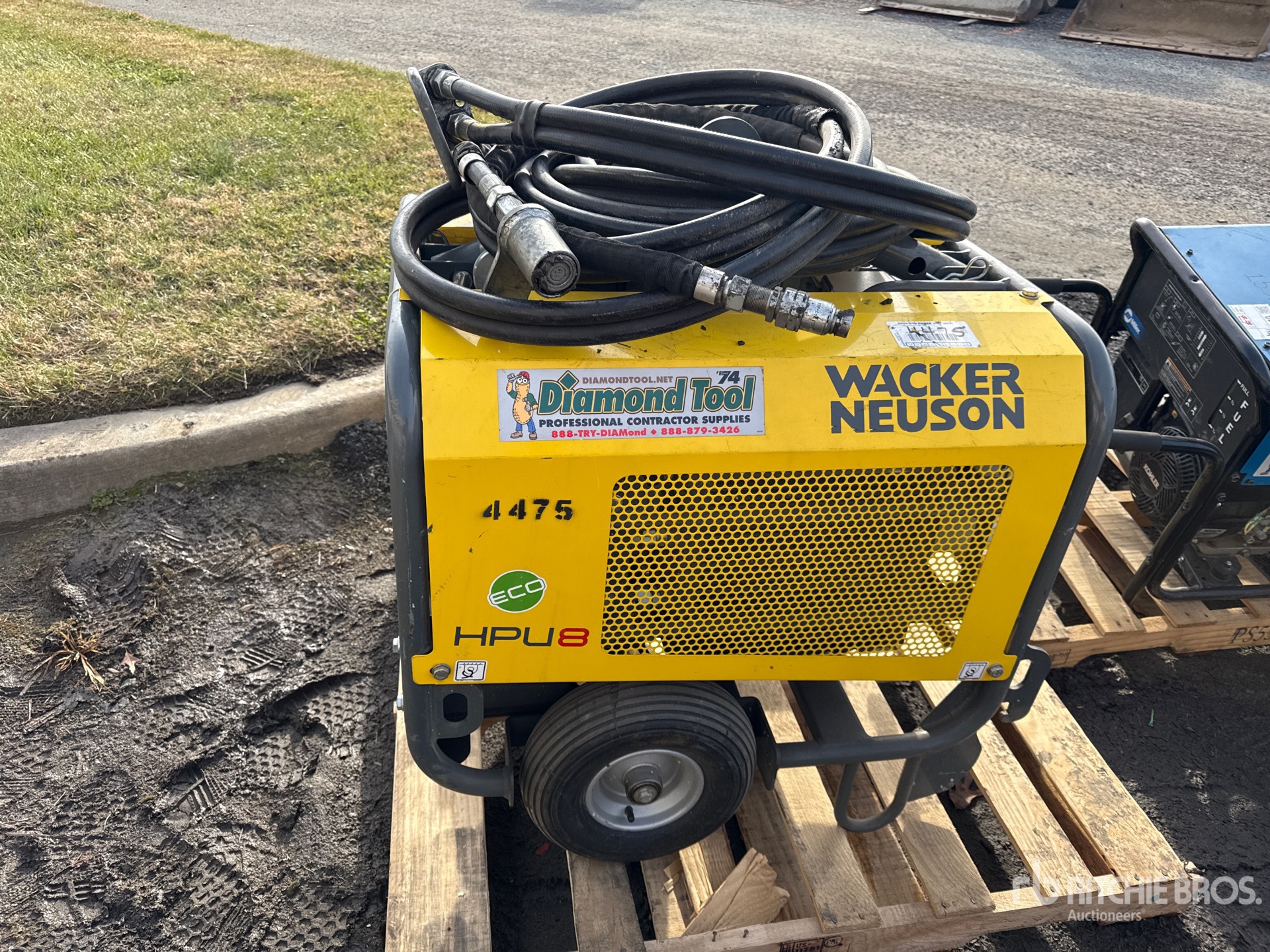 General Appearance with Picture, Right Rear Corner