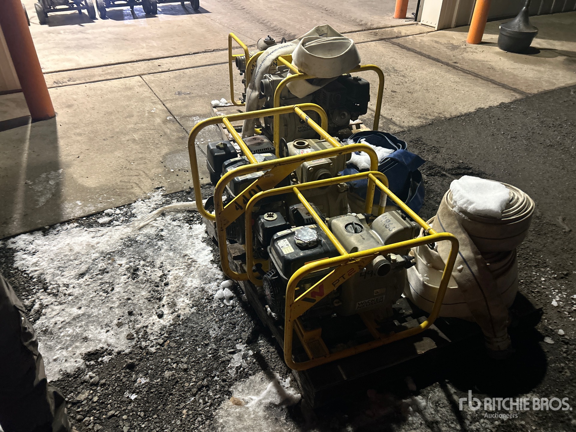 Aspect général with Image, coin avant droit