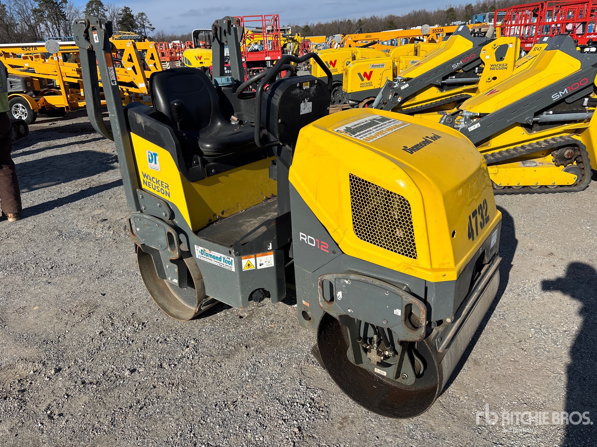 General Appearance with Picture, Right Front Corner