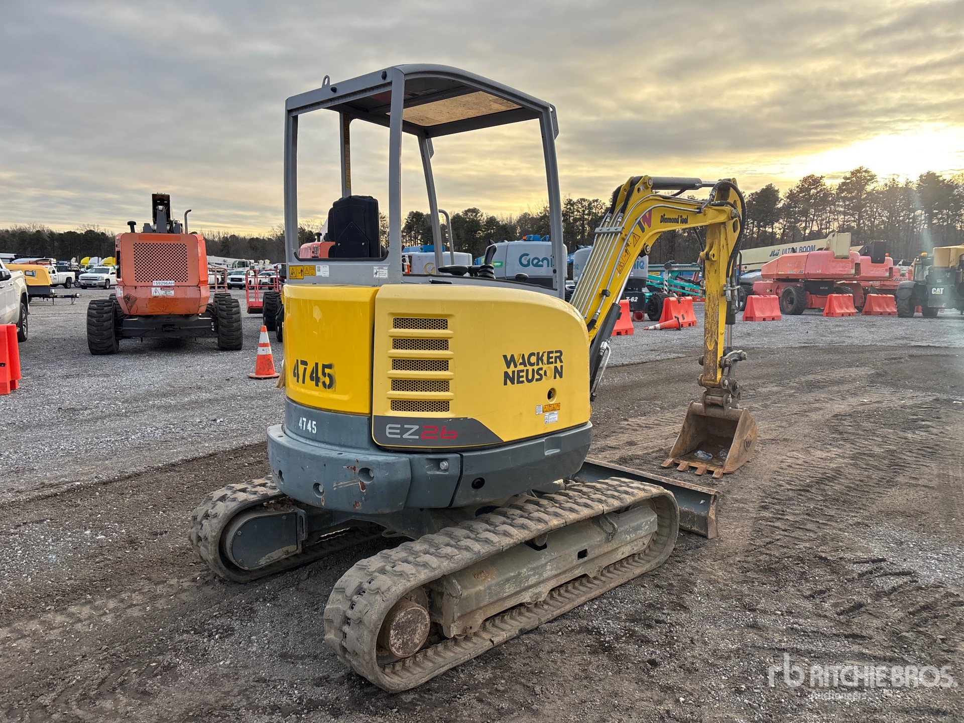 General Appearance with Picture, Right Rear Corner