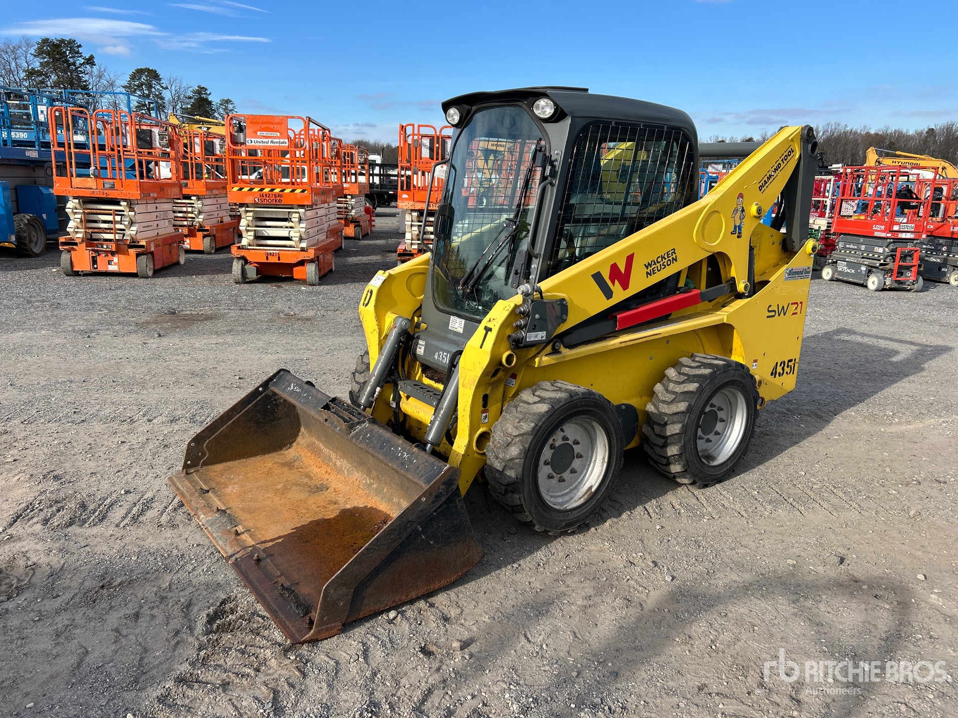 General Appearance with Foto, angolo anteriore sinistro