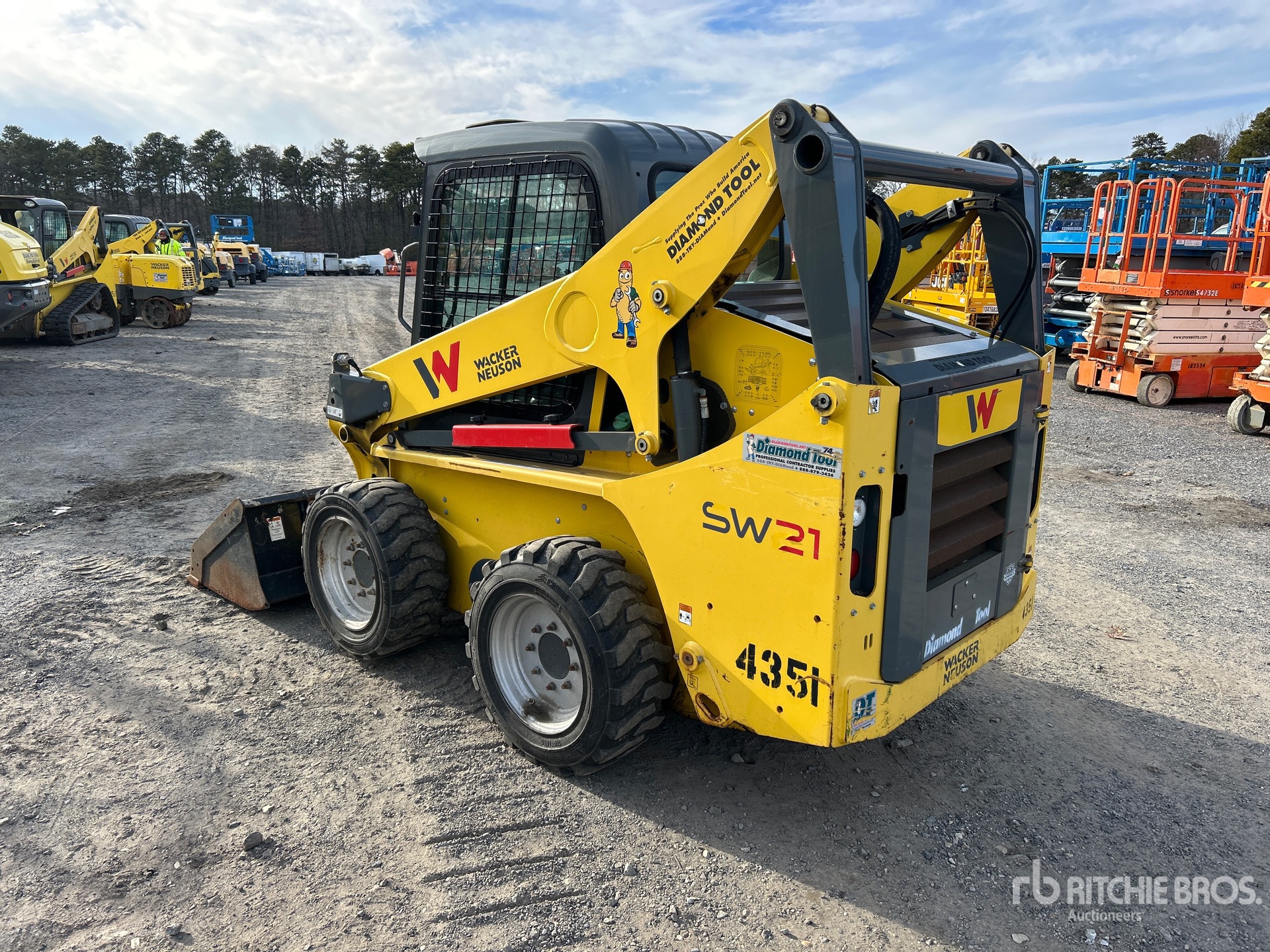 General Appearance with Foto, angolo posteriore sinistro