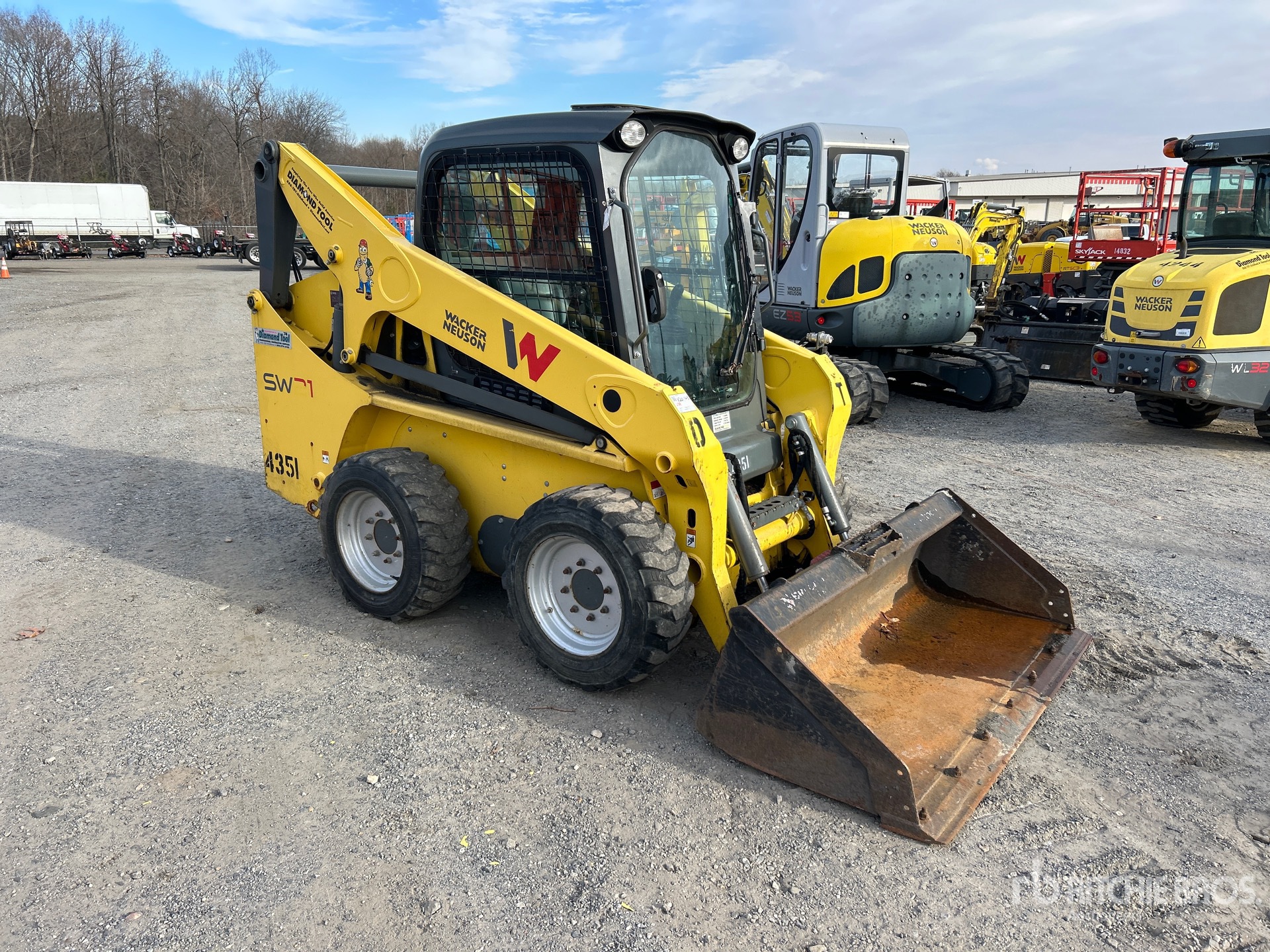 General Appearance with Foto, angolo anteriore destro