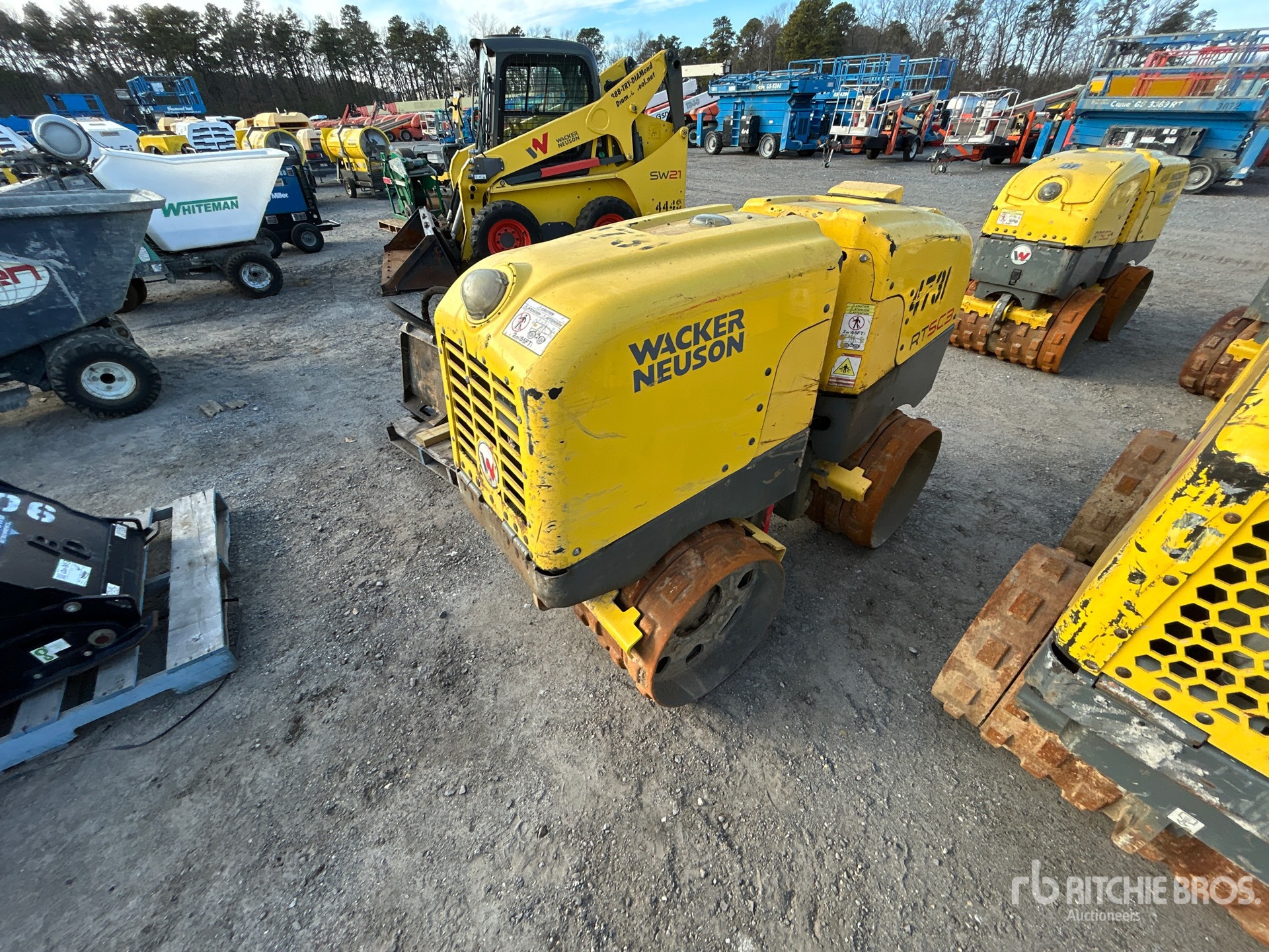 General Appearance with Picture, Left Front Corner