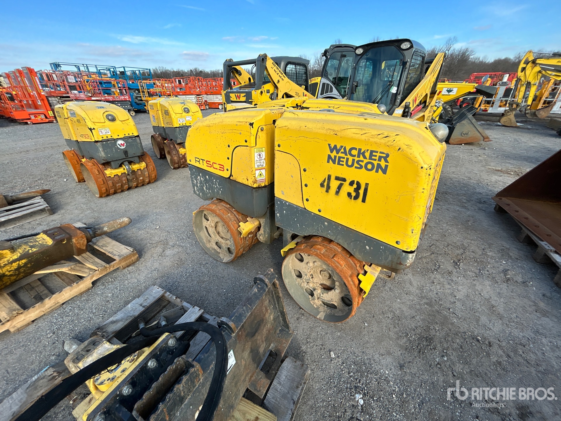 General Appearance with Picture, Right Front Corner