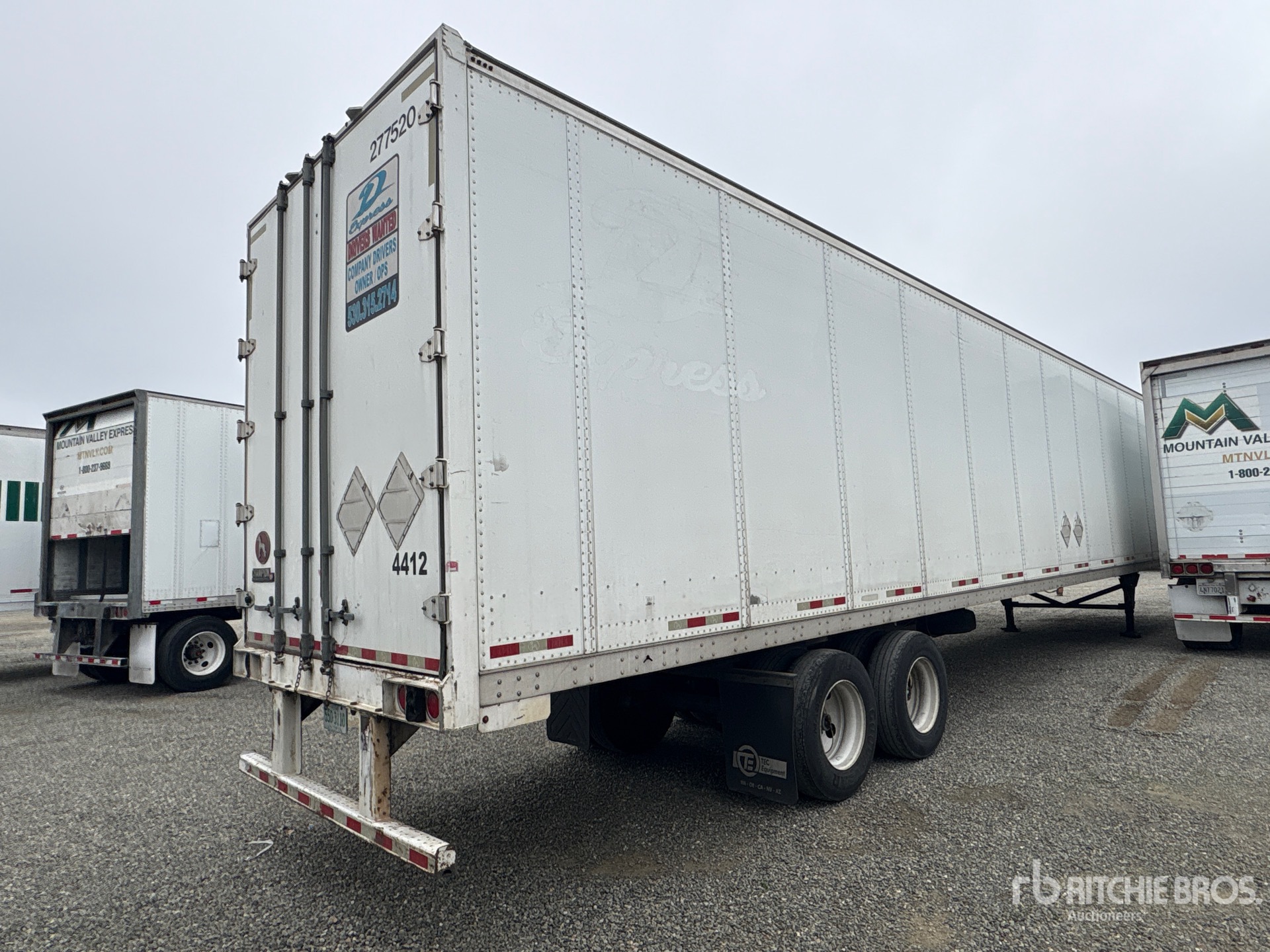 Aspect général with Image, coin arrière droit