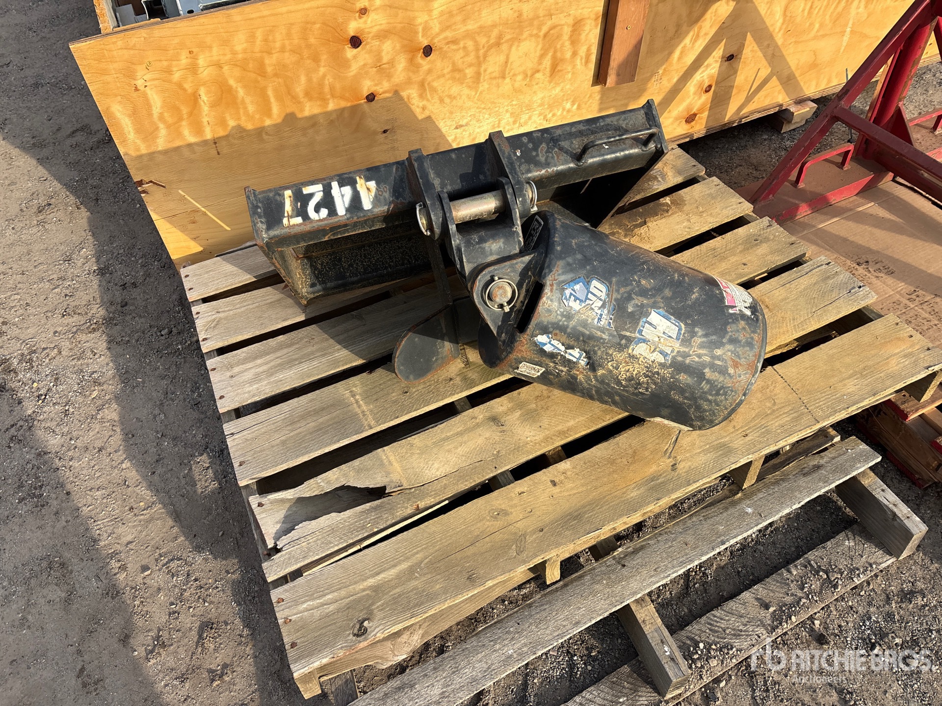 General Appearance with Image, coin avant droit