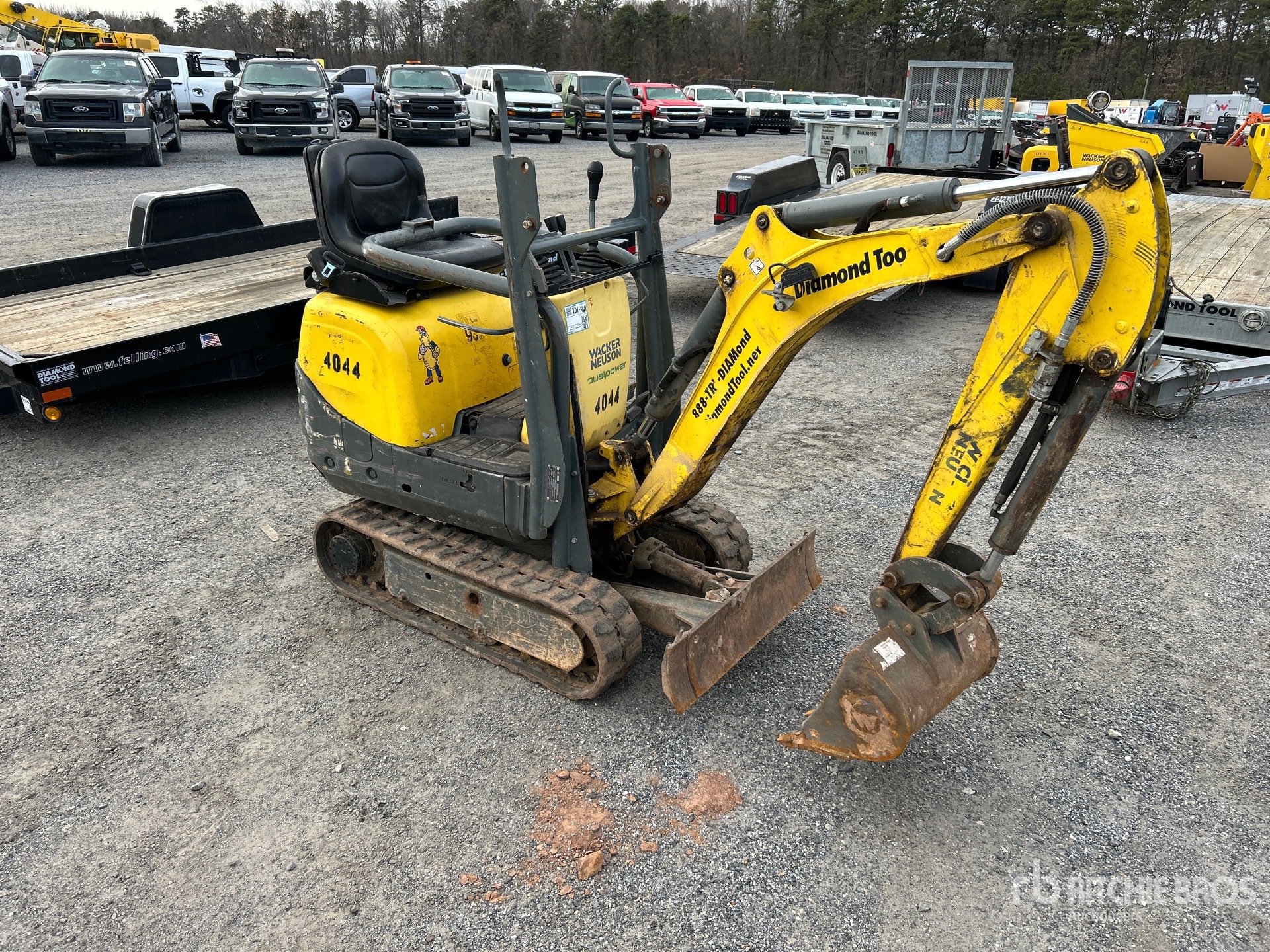 General Appearance with Picture, Right Front Corner