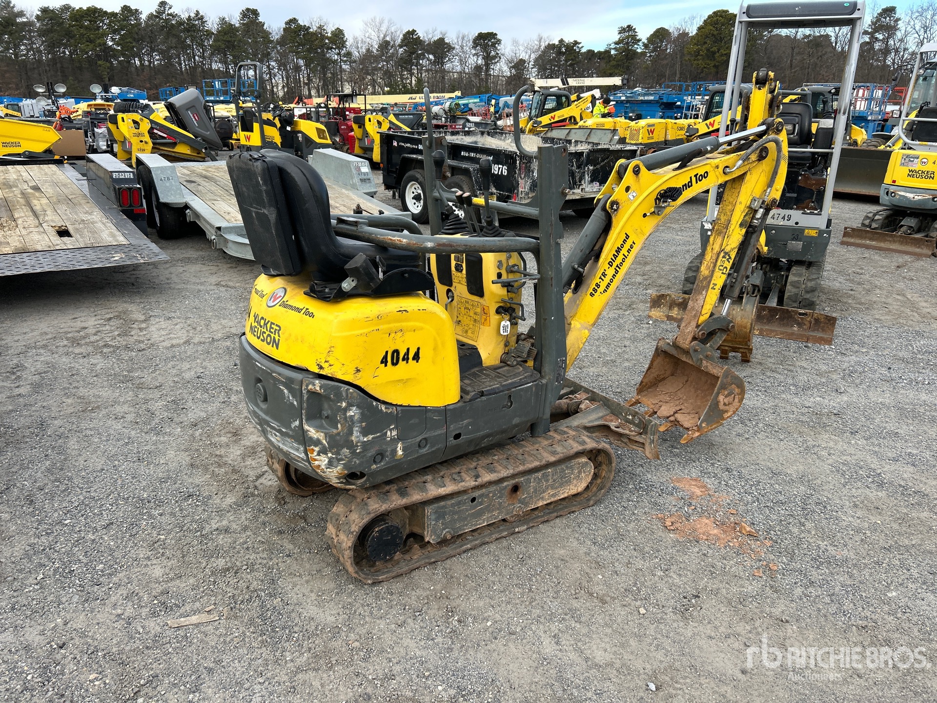 General Appearance with Picture, Right Rear Corner