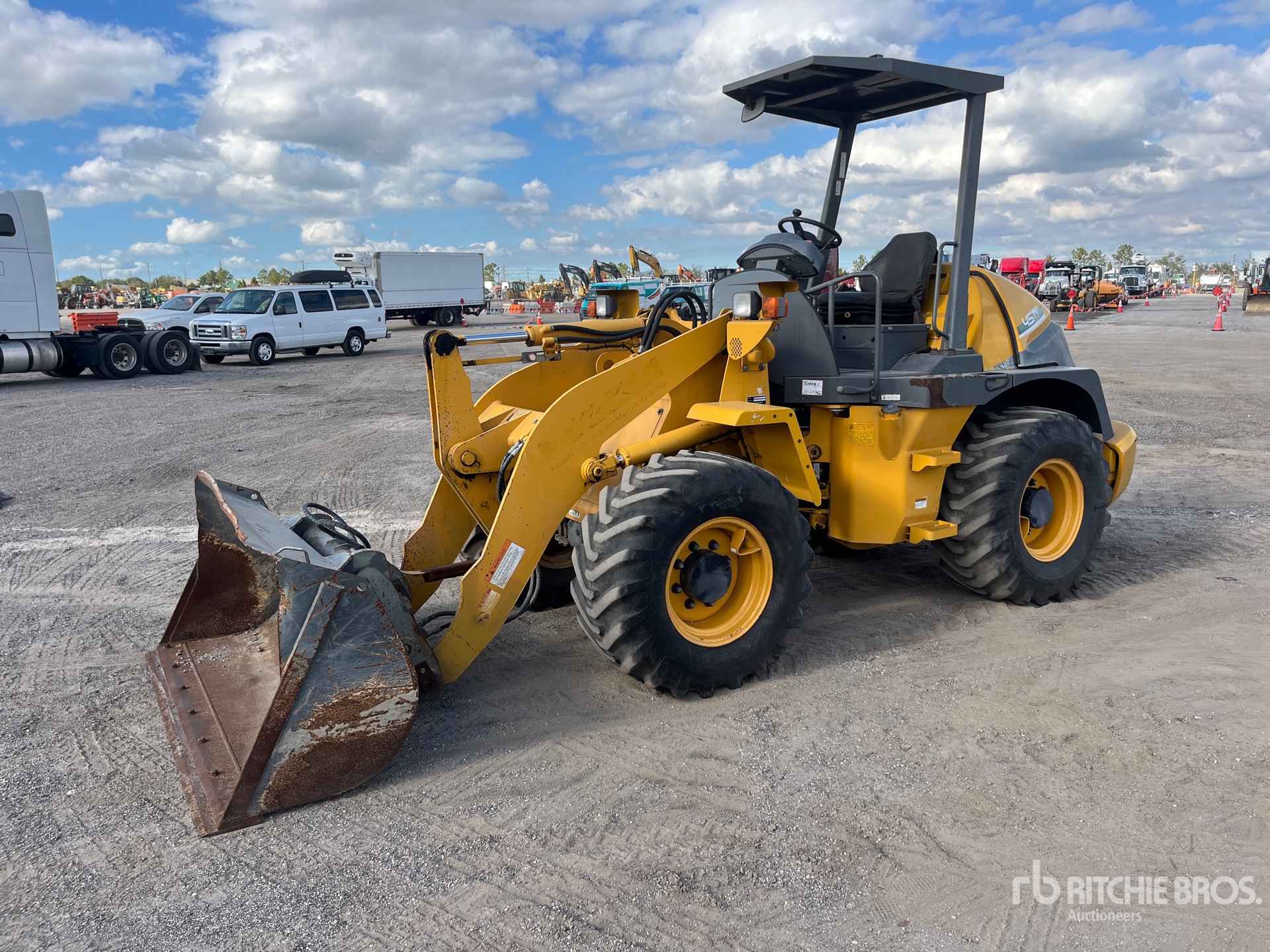 General Appearance with Picture, Left Front Corner