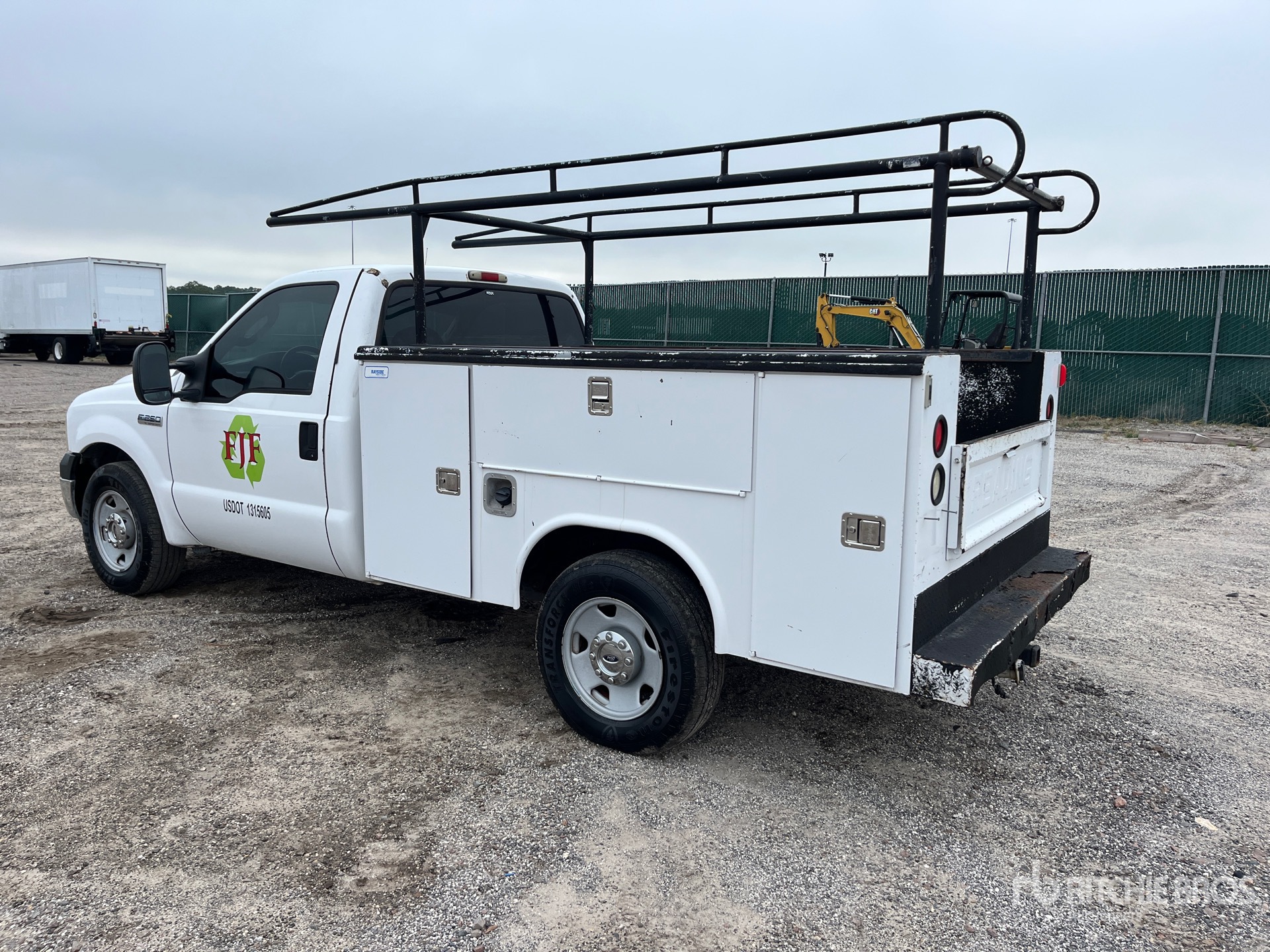 General Appearance with Foto, angolo posteriore sinistro