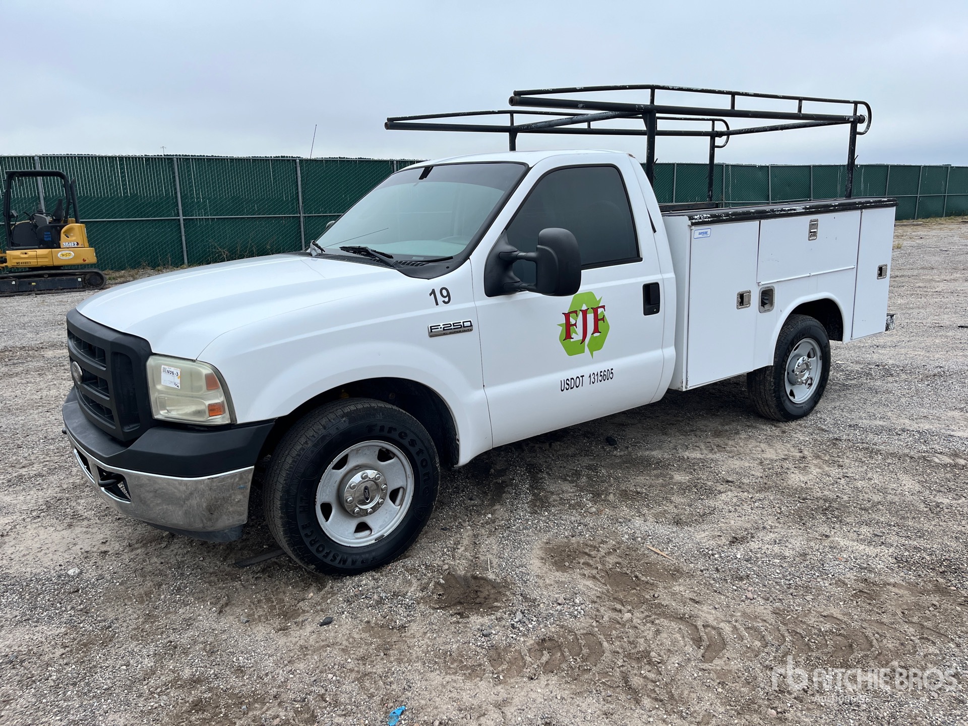 General Appearance with Foto, angolo anteriore sinistro