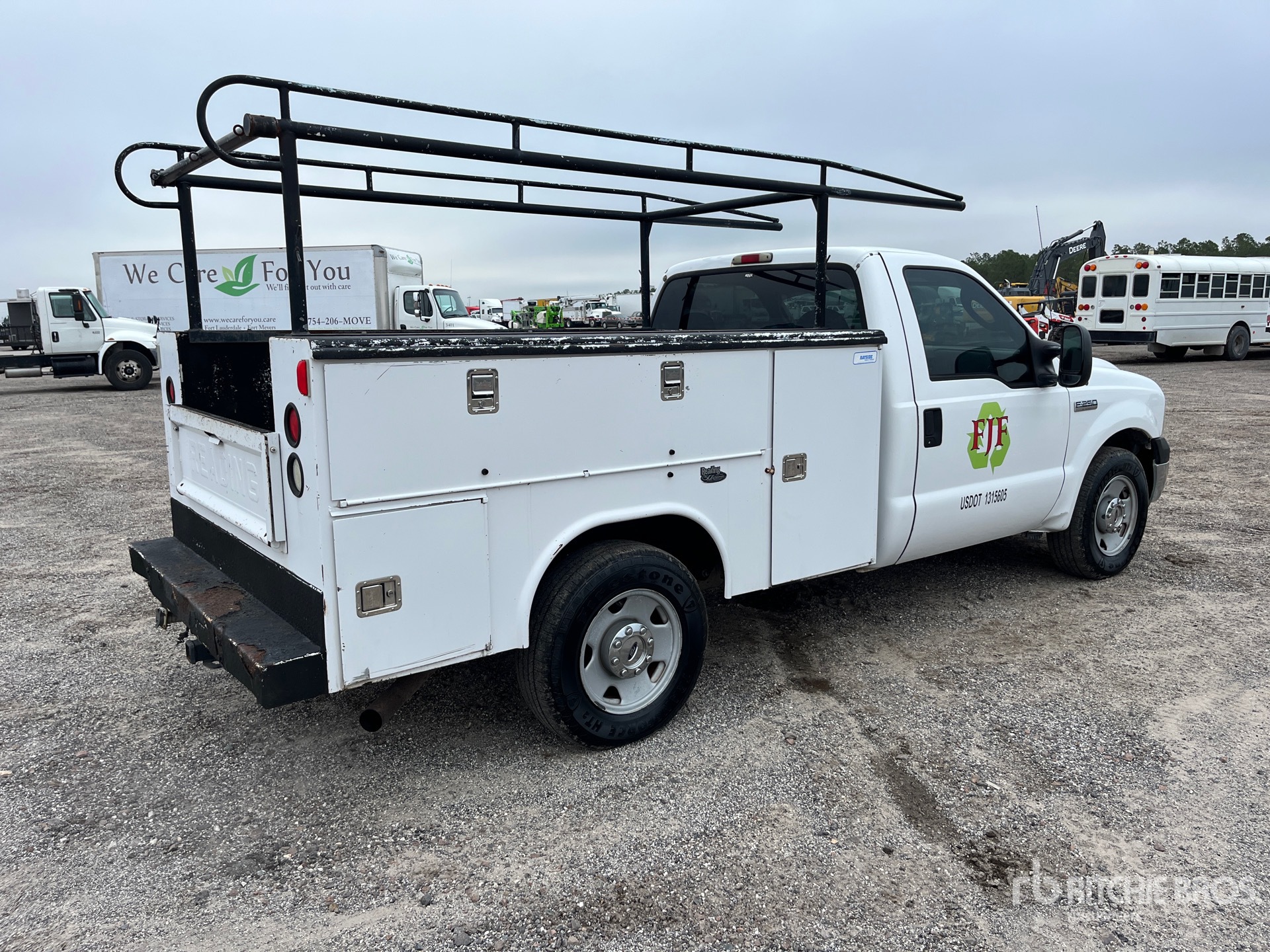 General Appearance with Foto, angolo anteriore sinistro