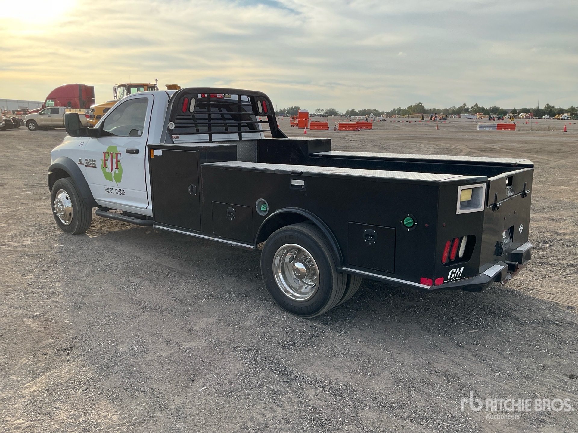 General Appearance with Bild, Ecke hinten links