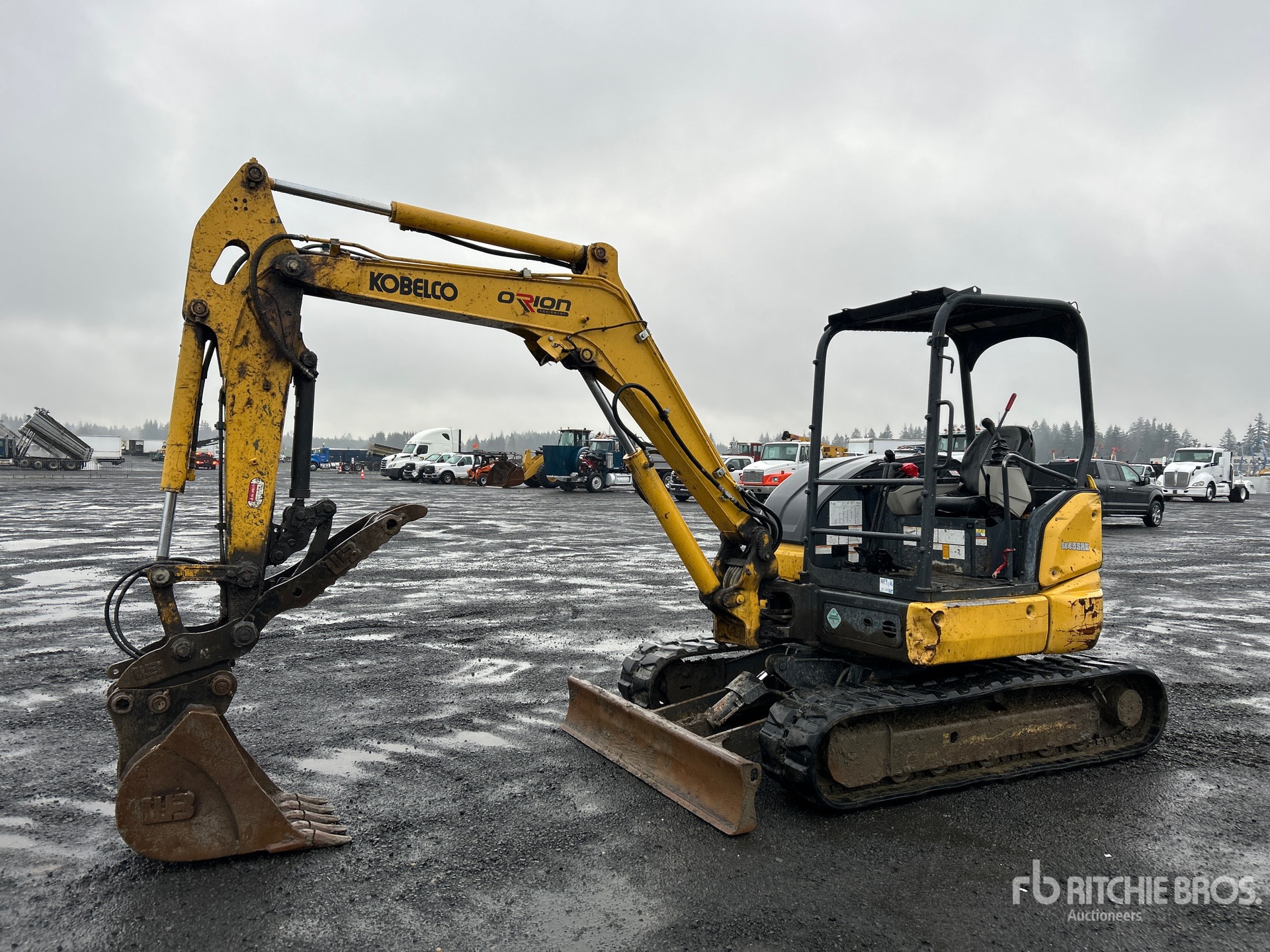 General Appearance with Picture, Left Front Corner