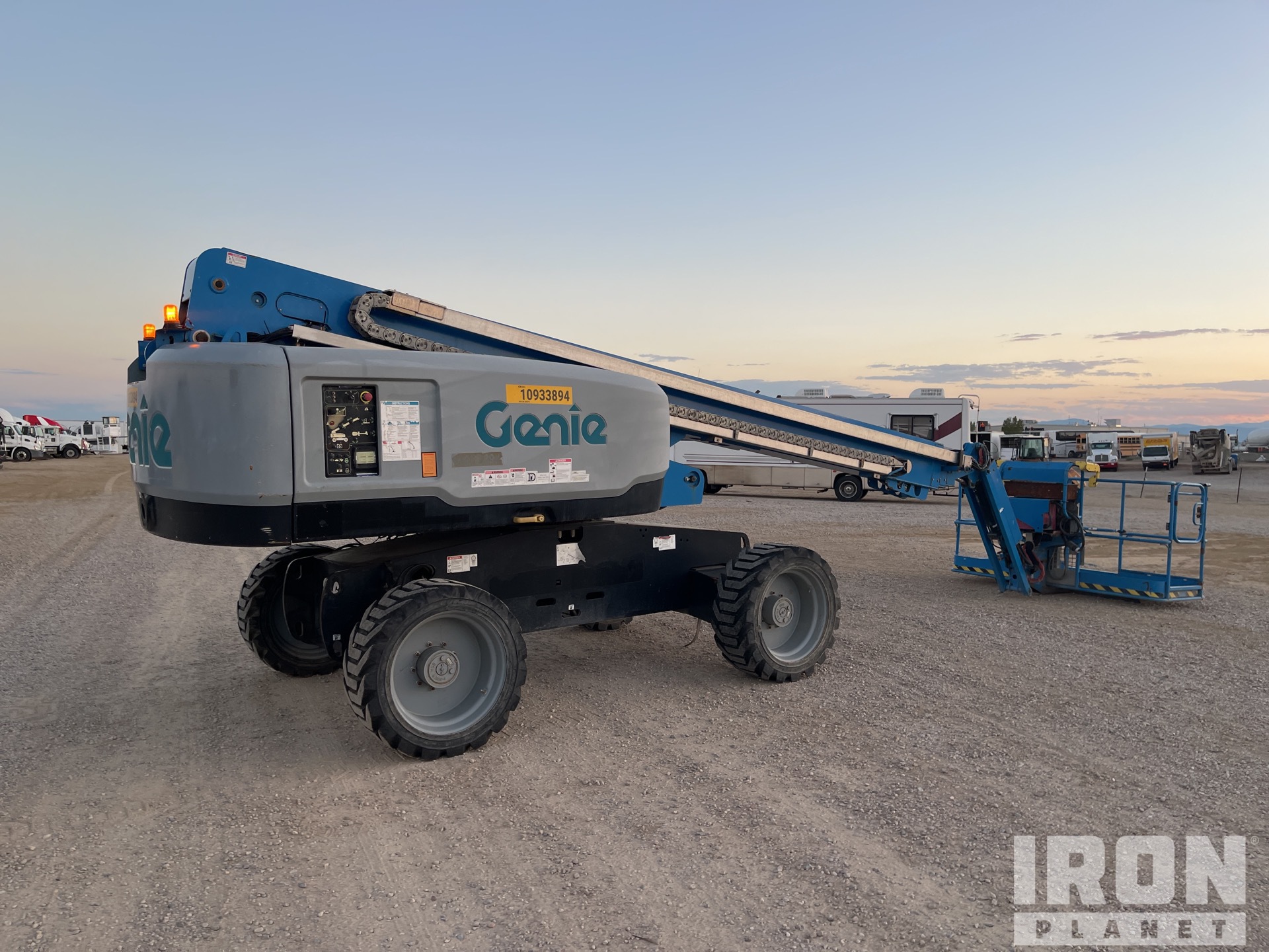 General Appearance - Boom Lift* with Picture, Right Rear Corner