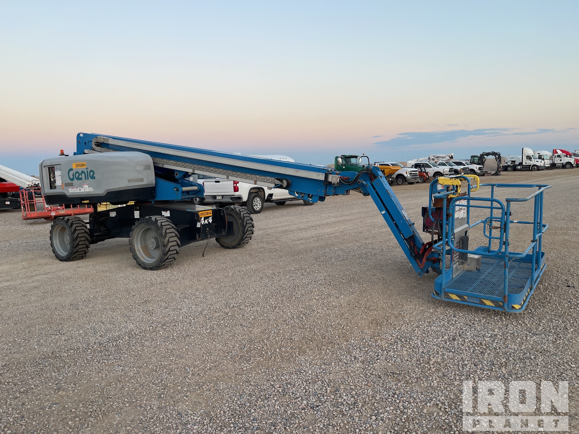 General Appearance - Boom Lift* with Picture, Right Front Corner