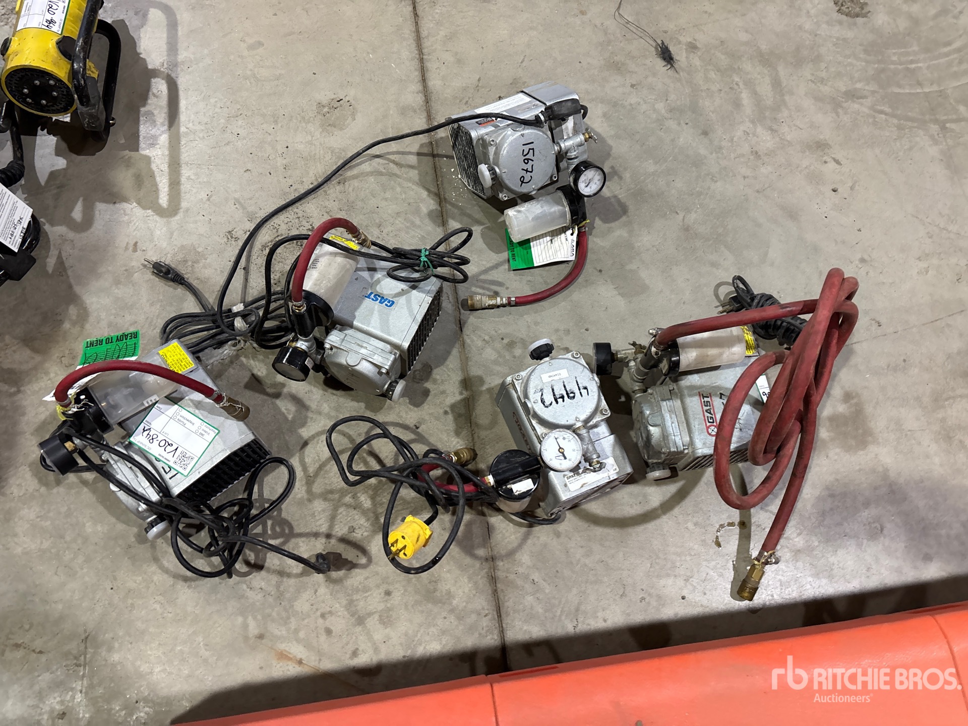 Aspect général with Image, coin arrière droit