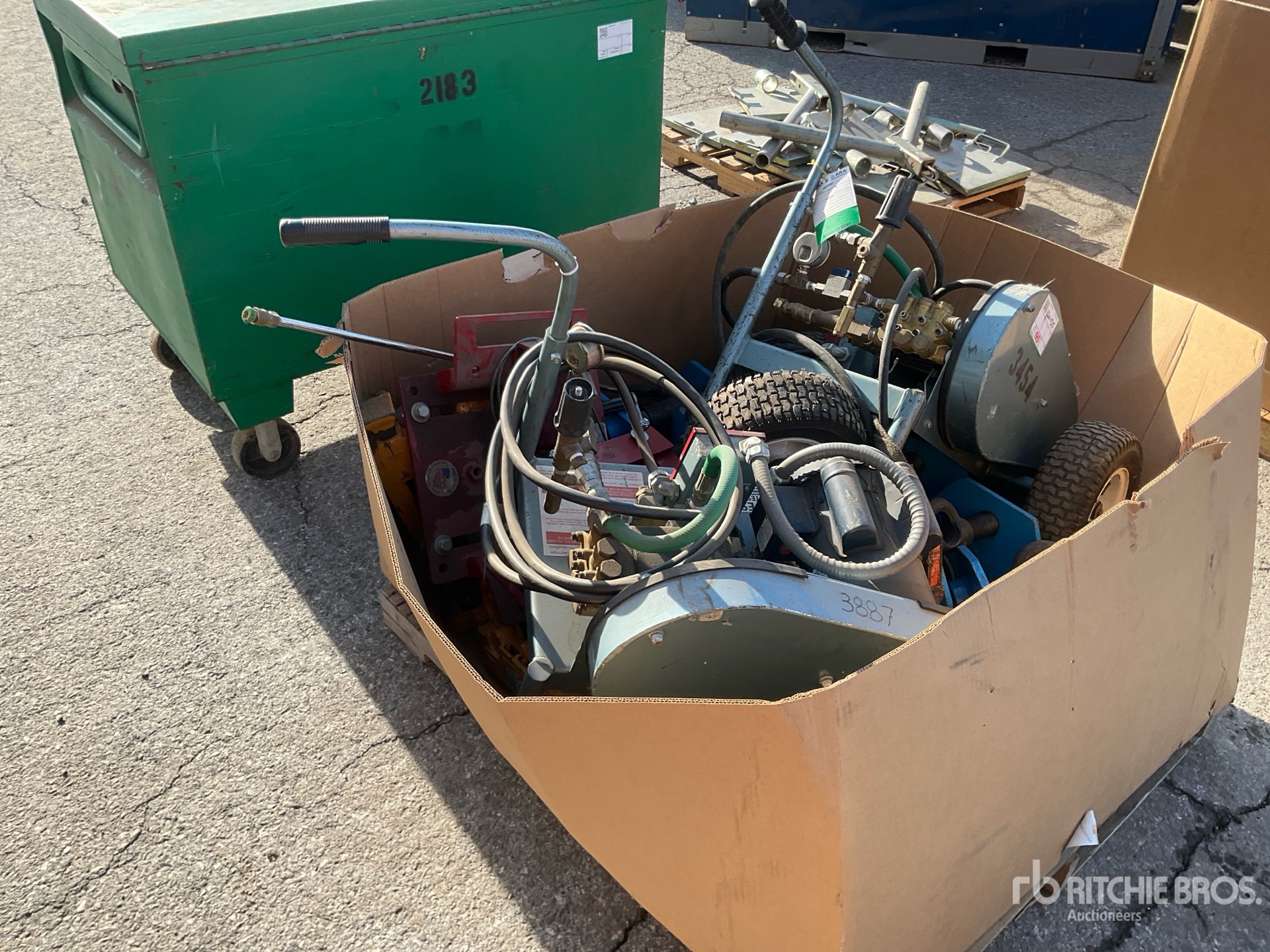 General Appearance with Picture, Right Front Corner