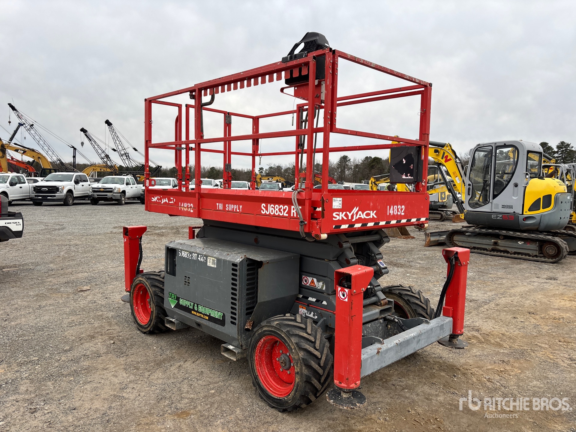 General Appearance with Picture, Left Rear Corner