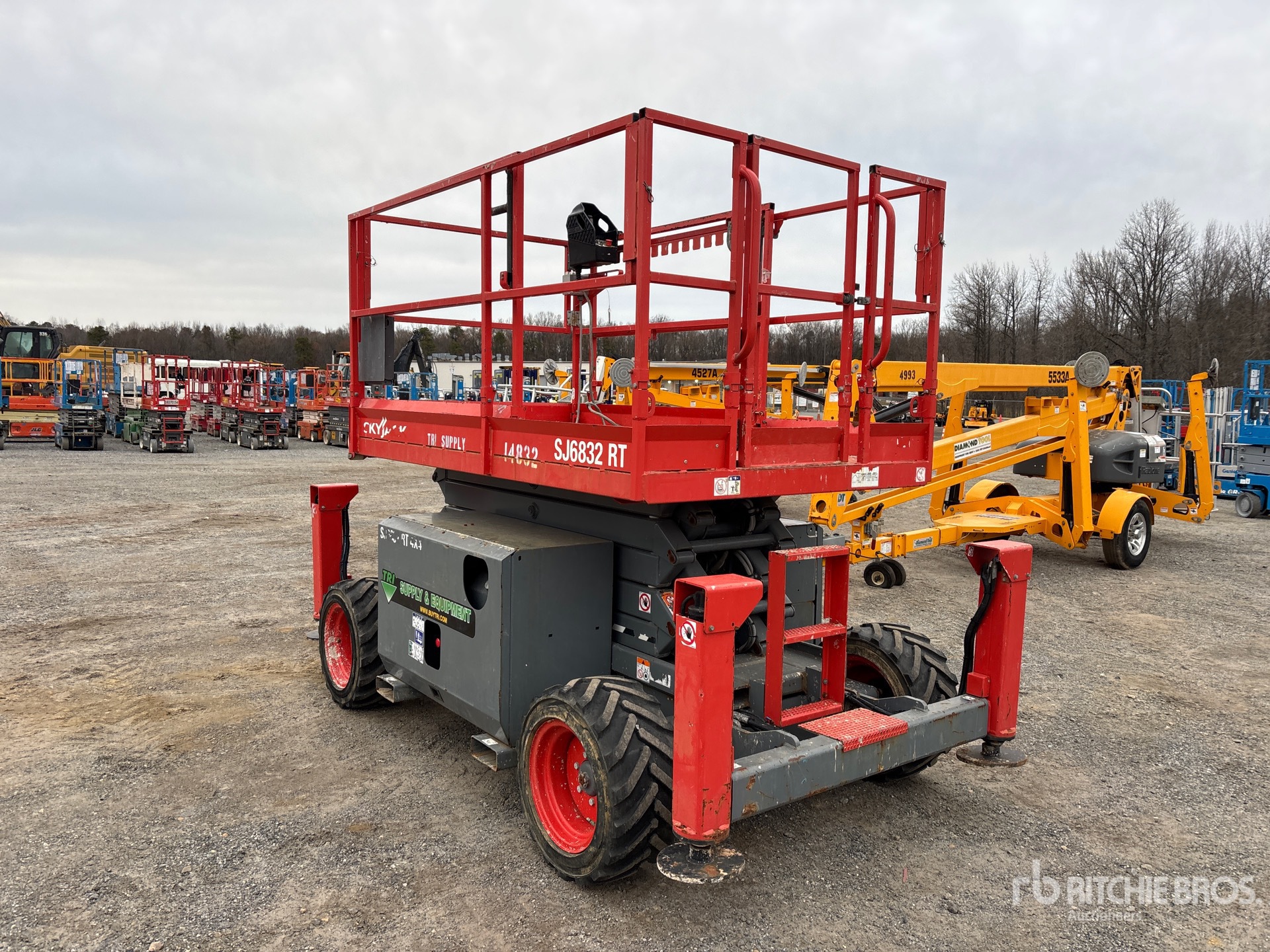 General Appearance with Picture, Right Front Corner