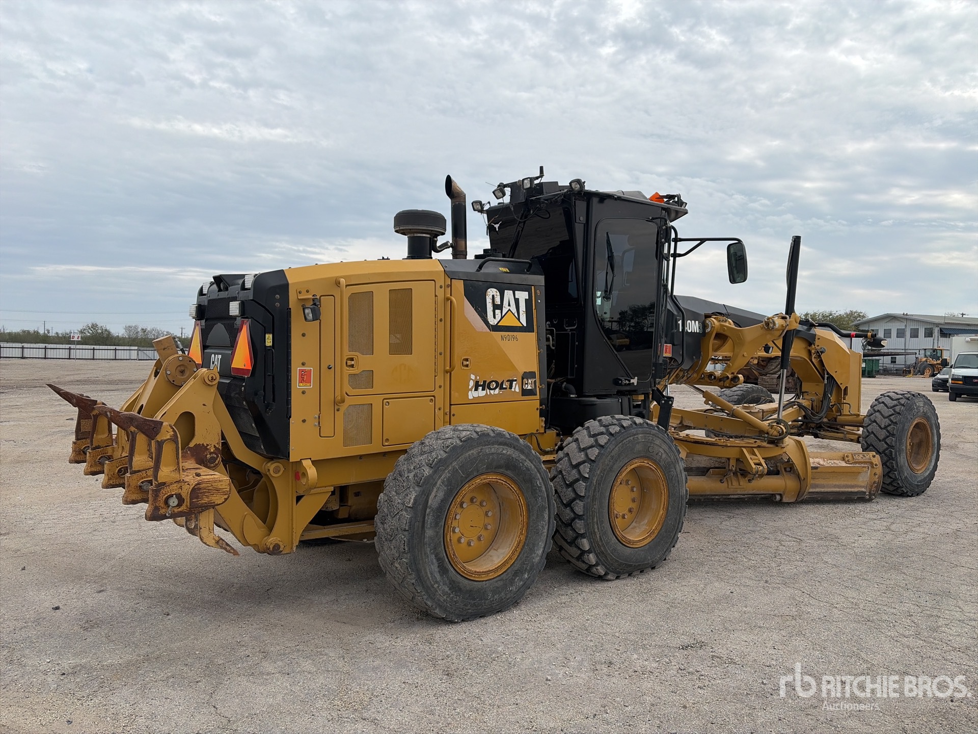 Aspect général with Image, coin arrière droit