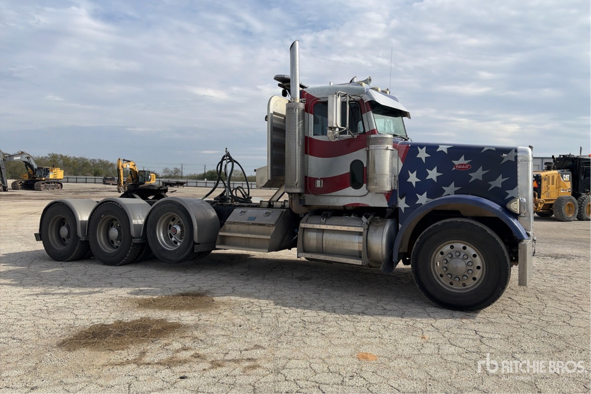 General Appearance with Image, coin avant droit