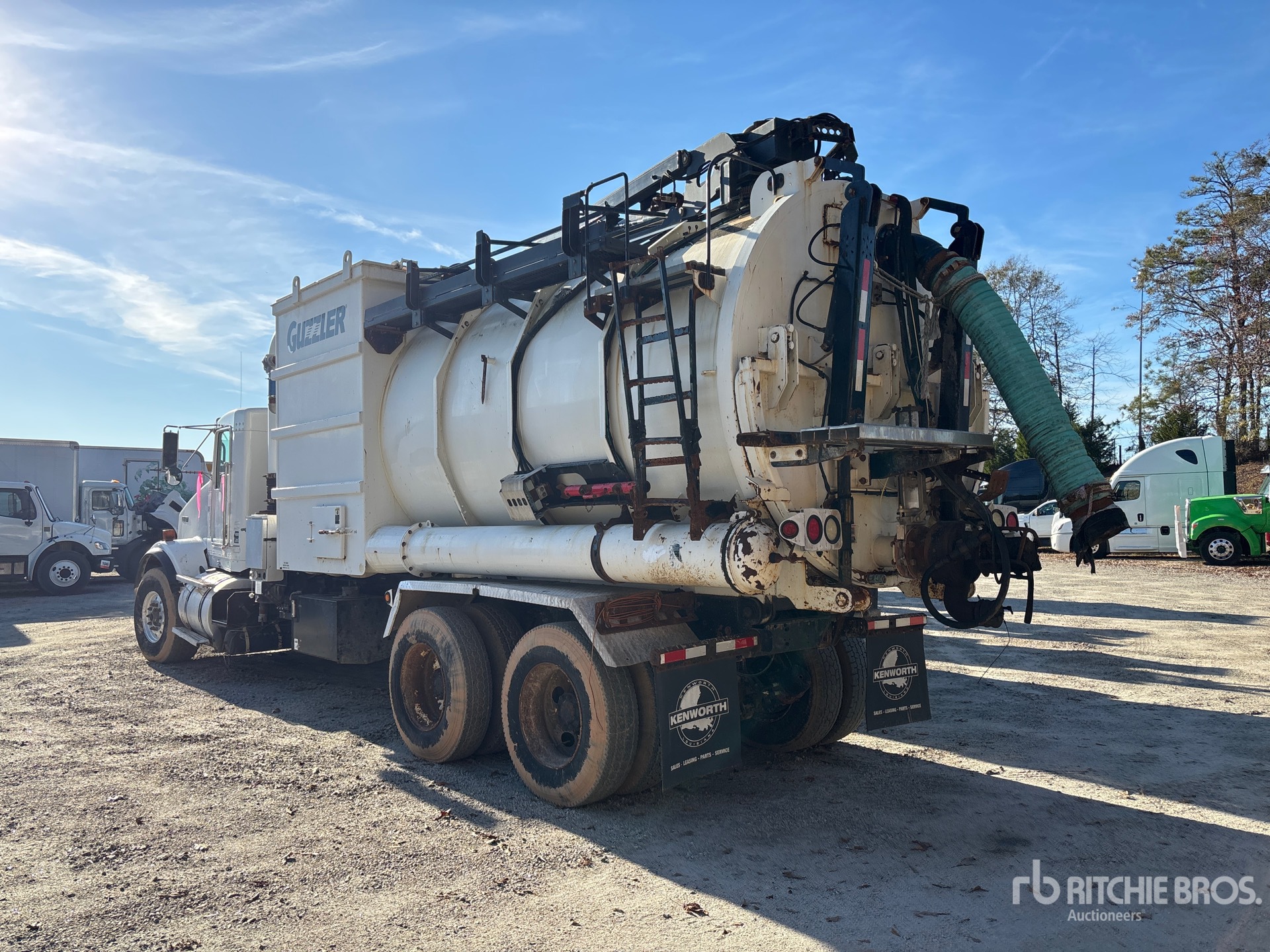 General Appearance with Foto, angolo posteriore sinistro