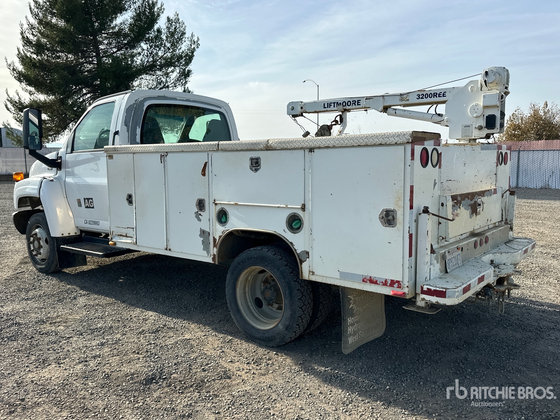 General Appearance with Picture, Left Rear Corner