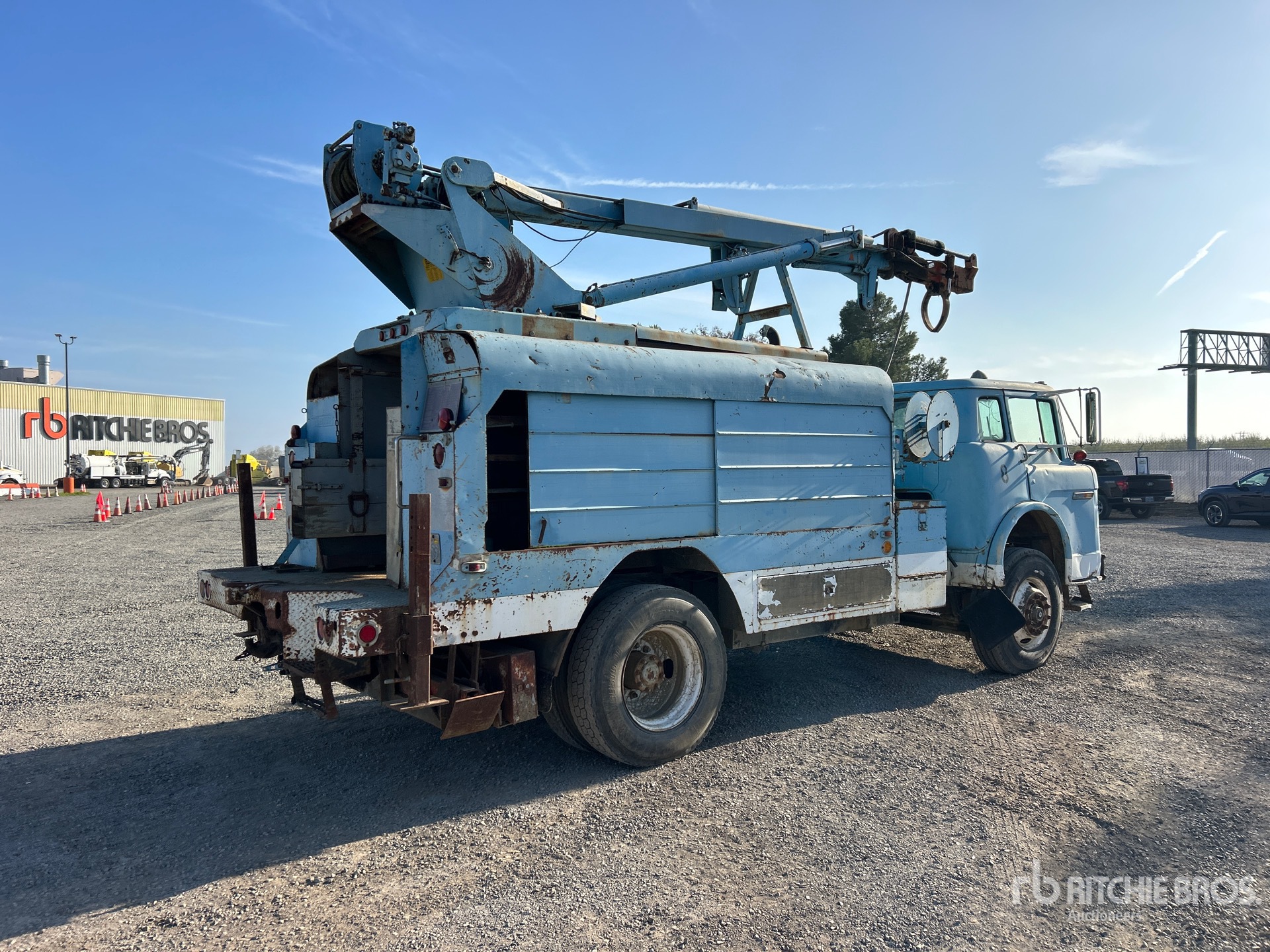 General Appearance with Picture, Right Rear Corner