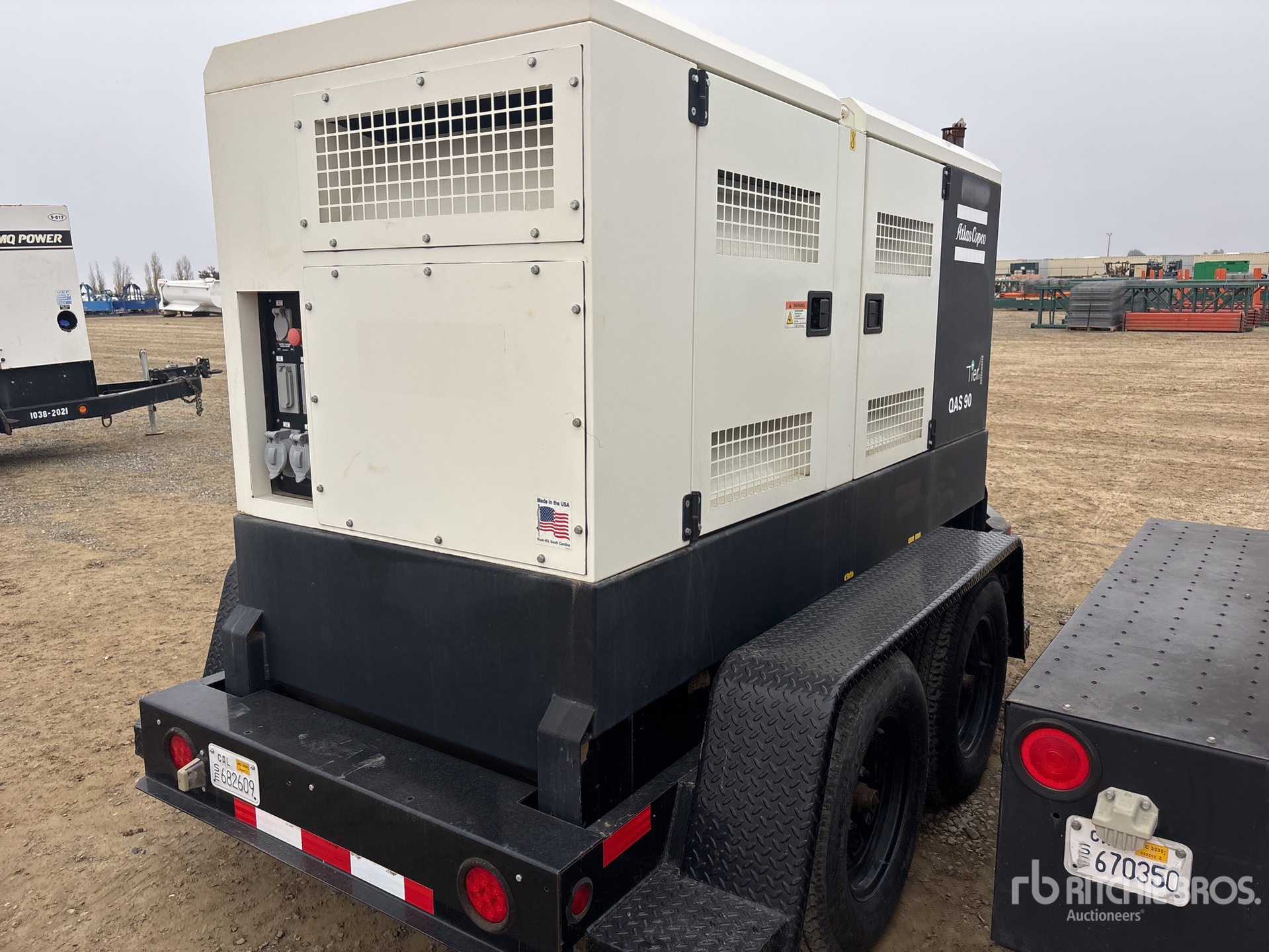 General Appearance with Foto, angolo anteriore sinistro