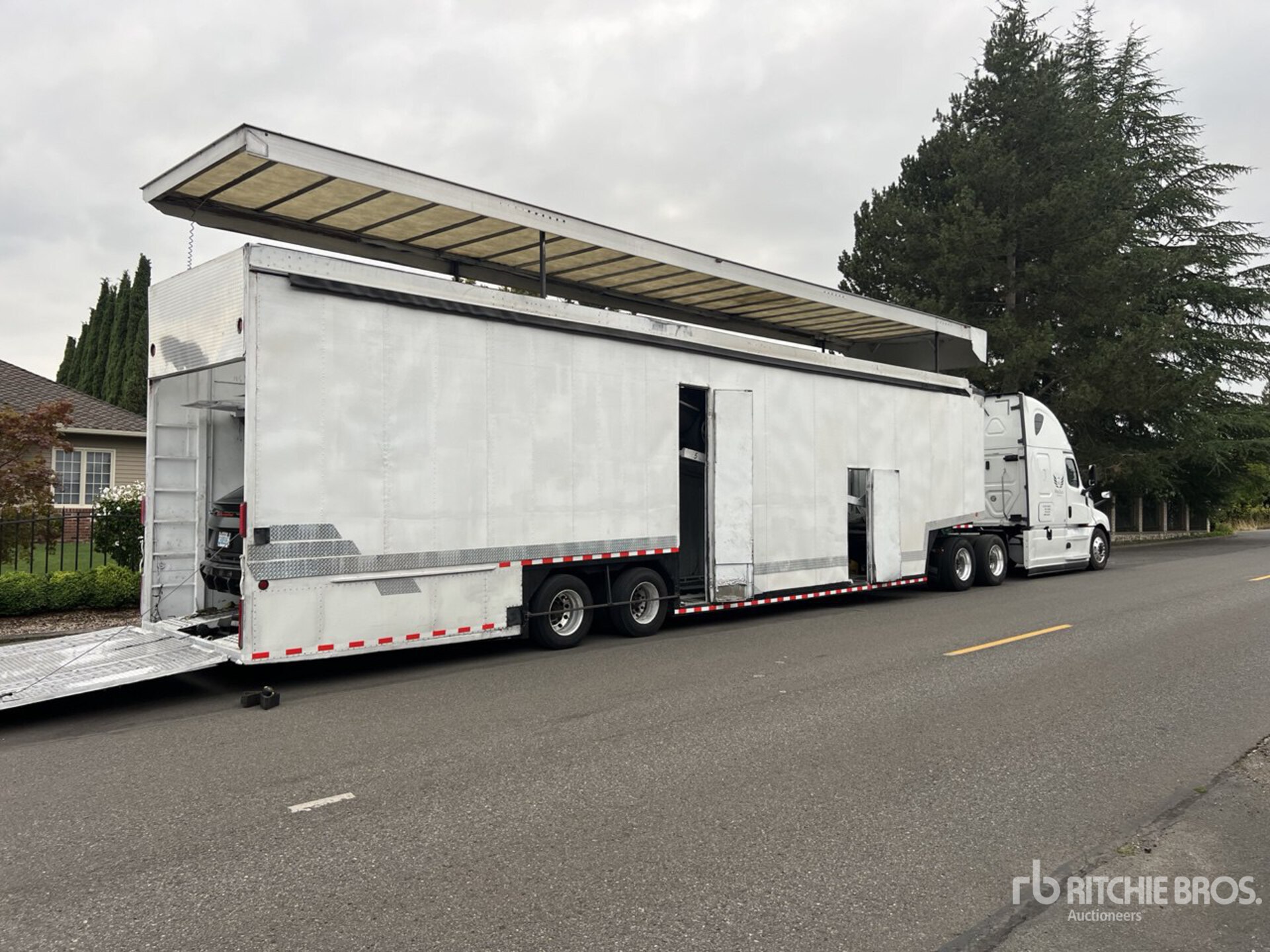 General Appearance with Featured Photo