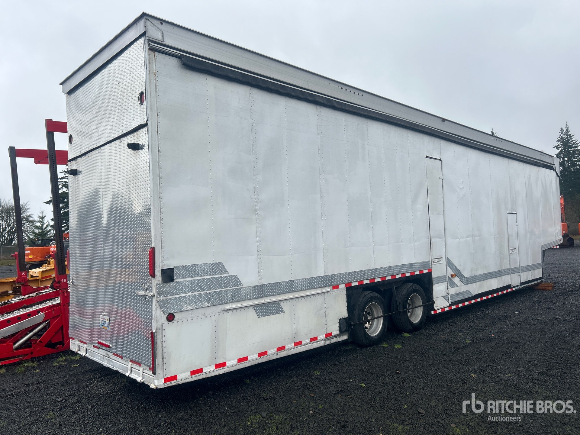 Aspect général with Image, coin arrière droit