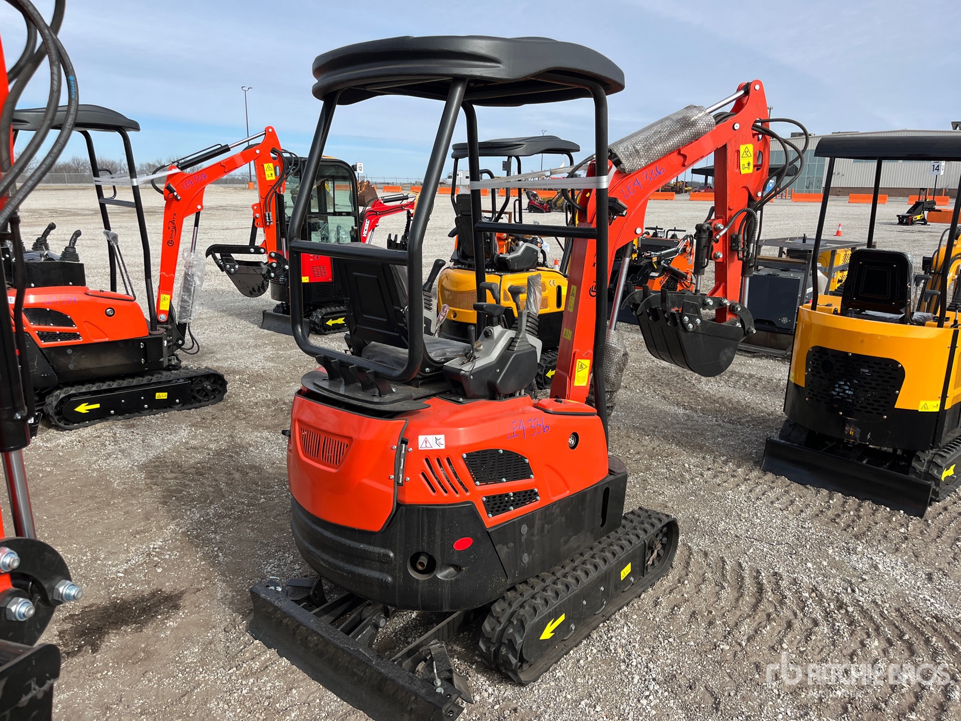 General Appearance with Picture, Right Rear Corner