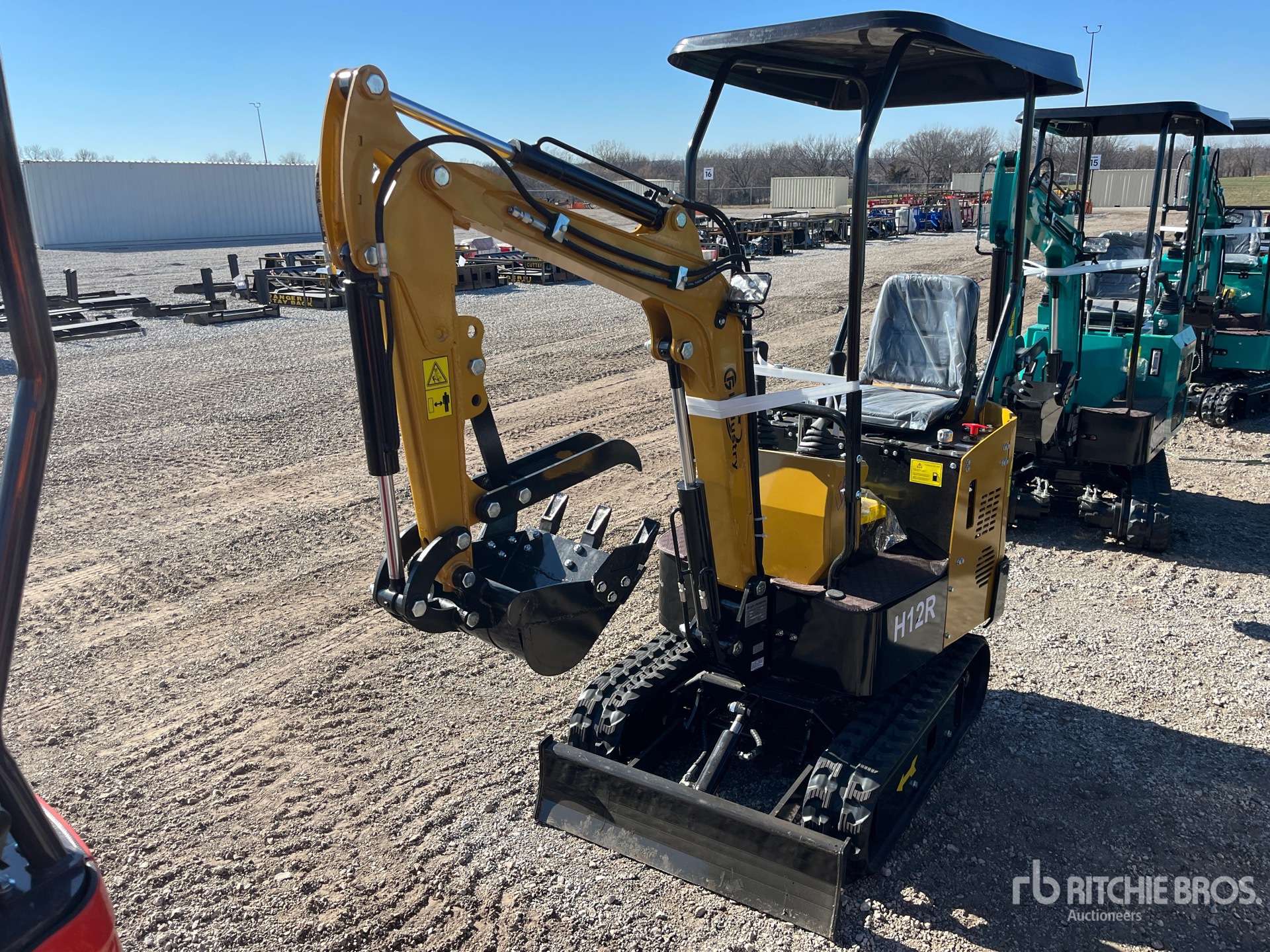 General Appearance with Picture, Left Front Corner