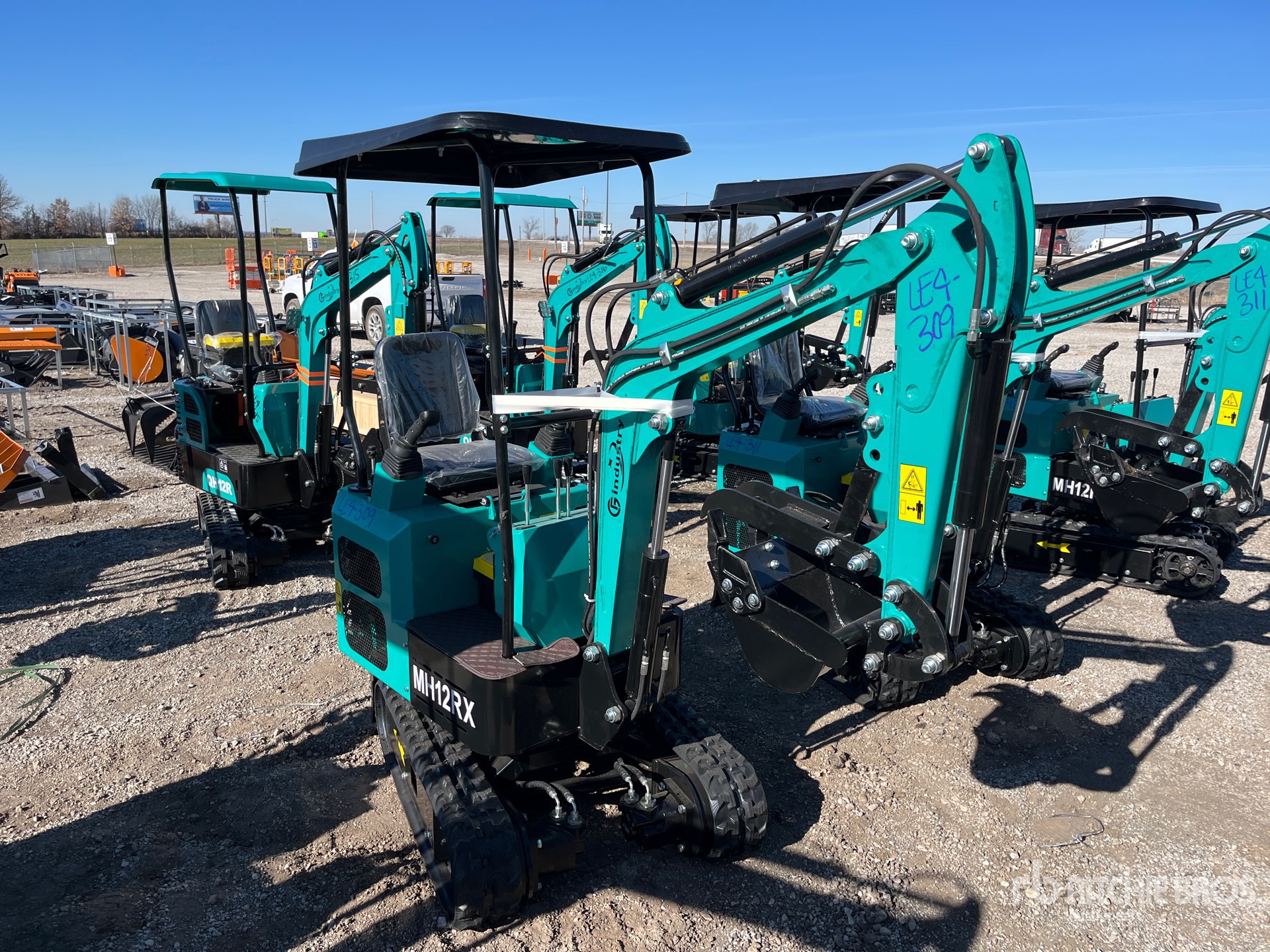 General Appearance with Picture, Right Front Corner