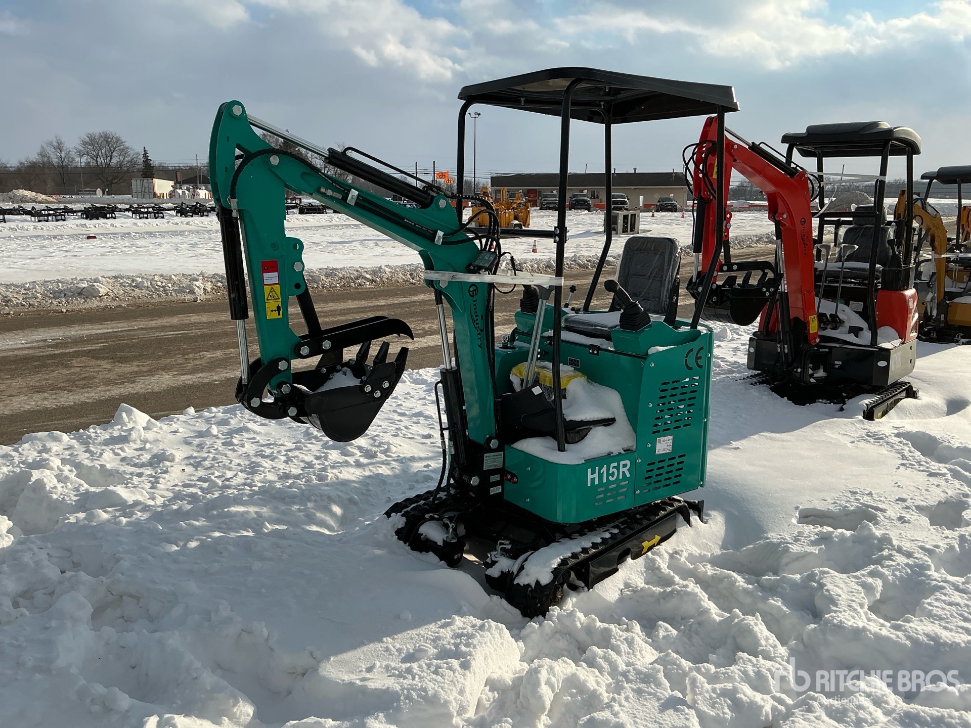 General Appearance with Picture, Left Front Corner