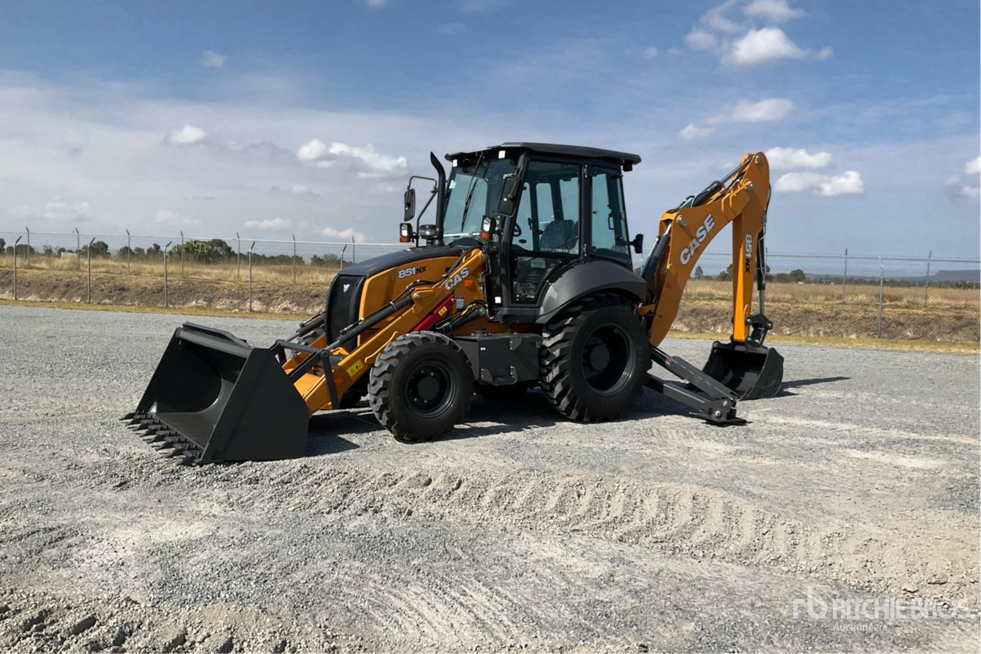 General Appearance with Foto, angolo anteriore sinistro