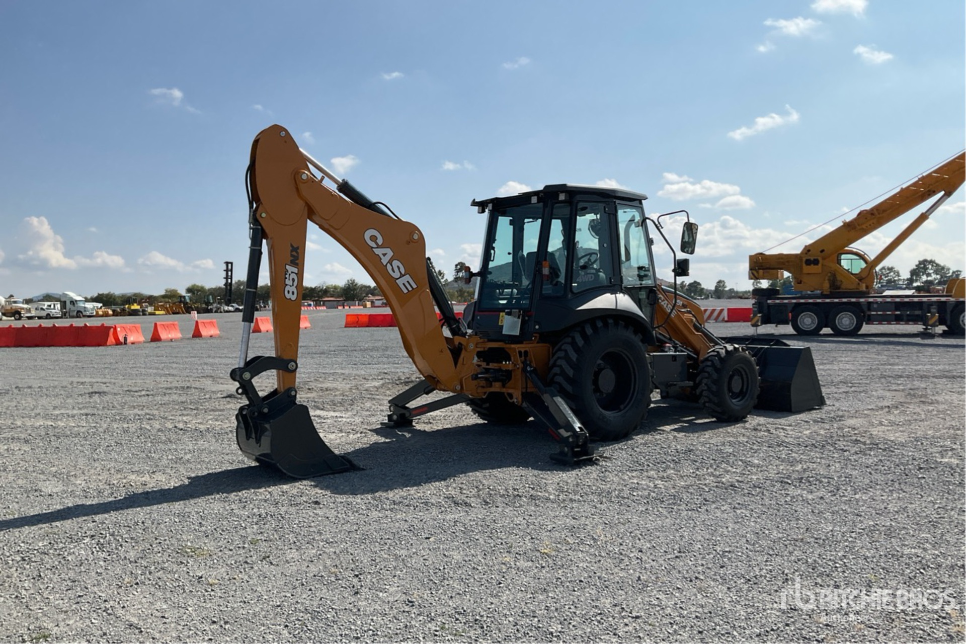 General Appearance with Foto, angolo anteriore sinistro