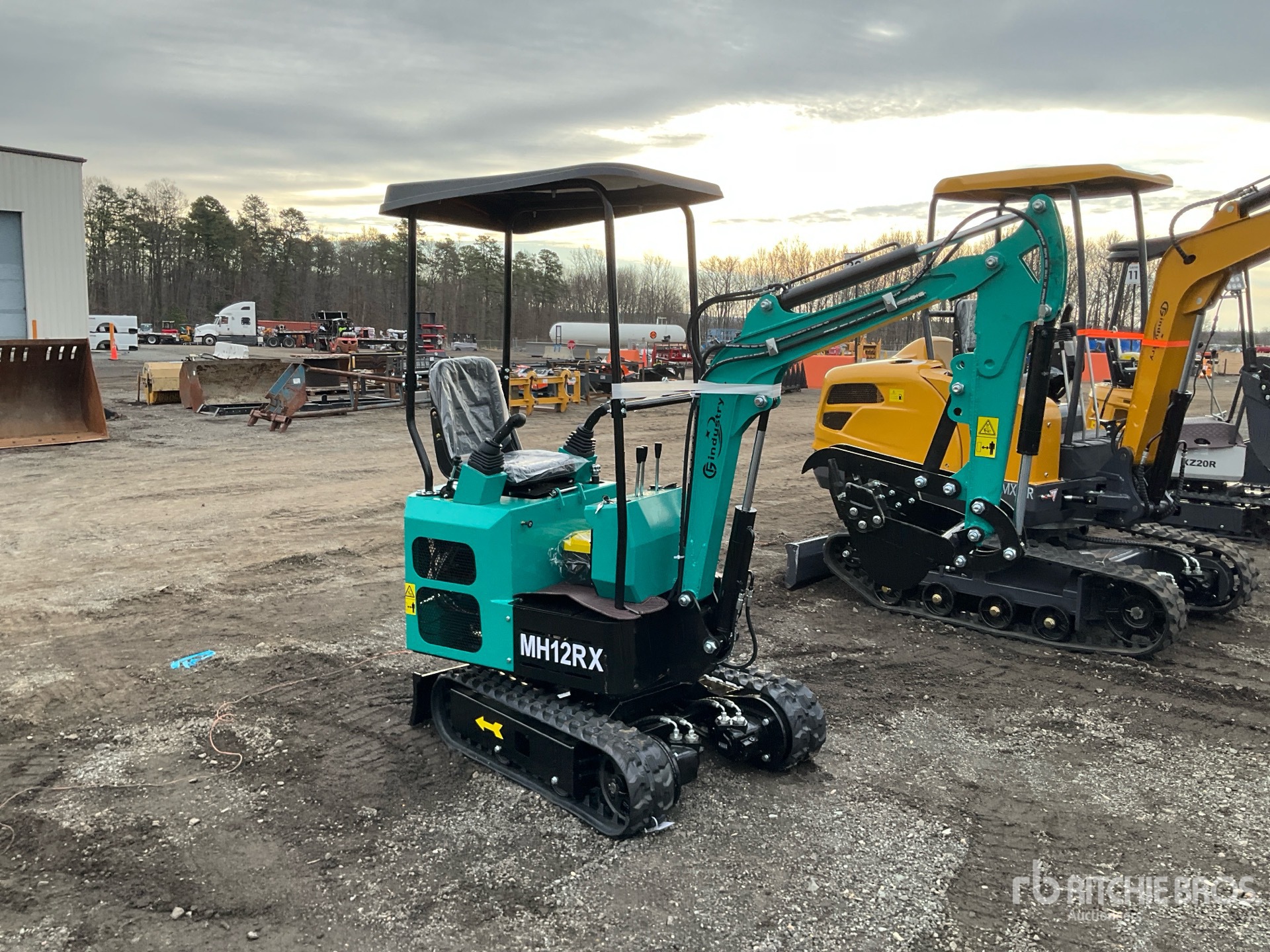 General Appearance with Picture, Right Front Corner