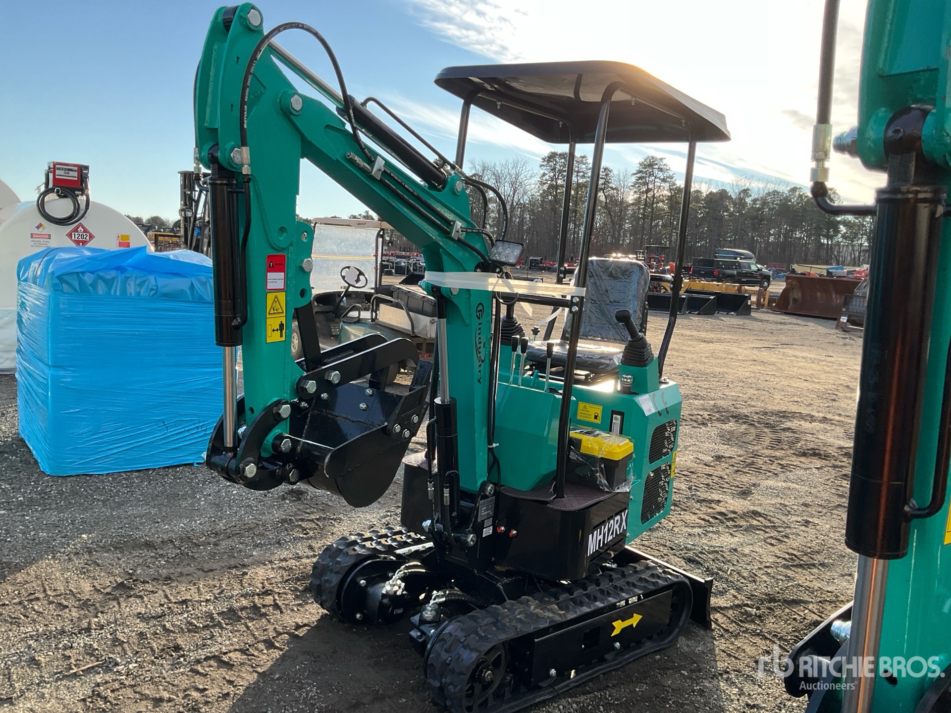 General Appearance with Picture, Left Front Corner