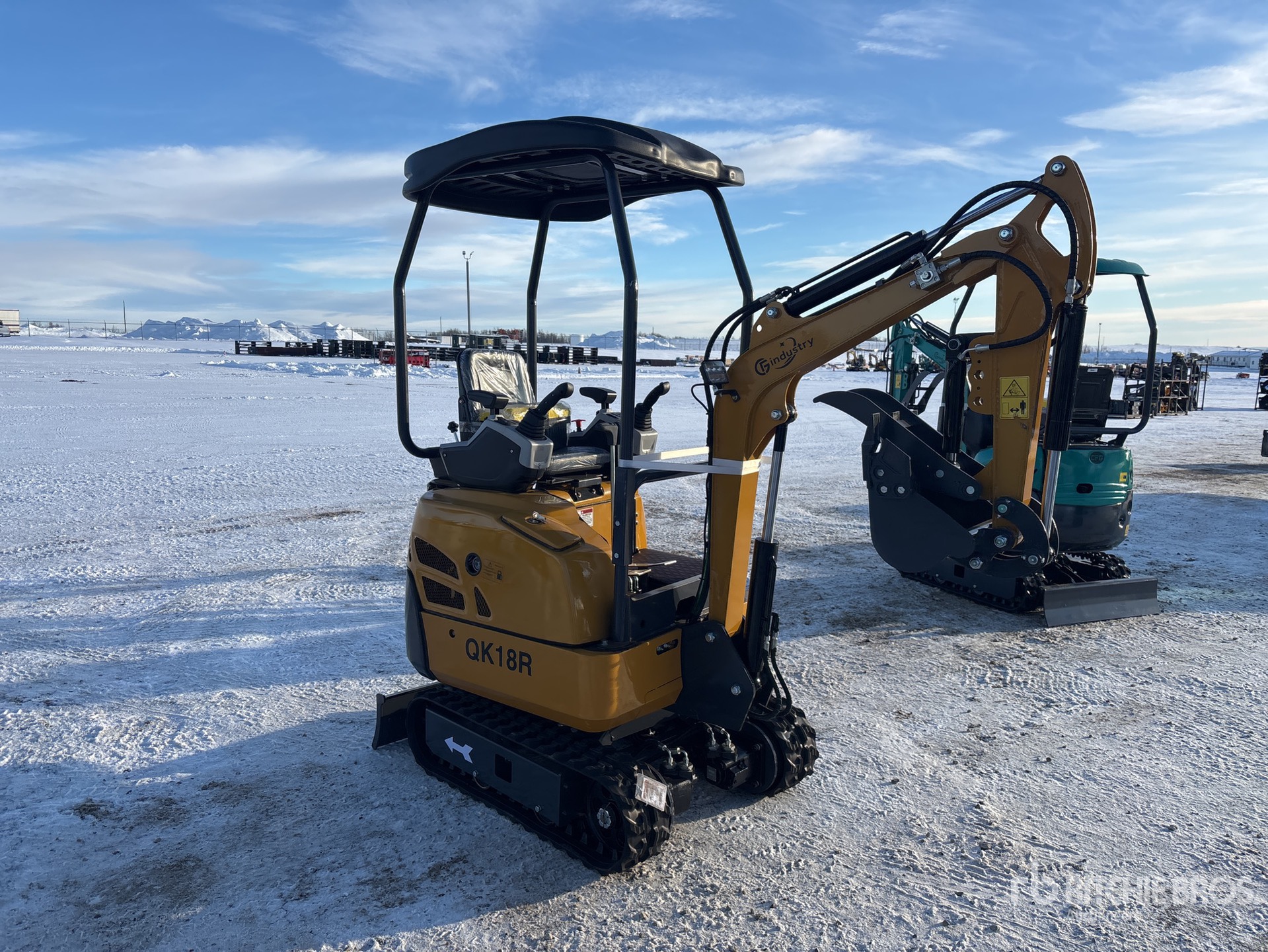 General Appearance with Picture, Right Front Corner