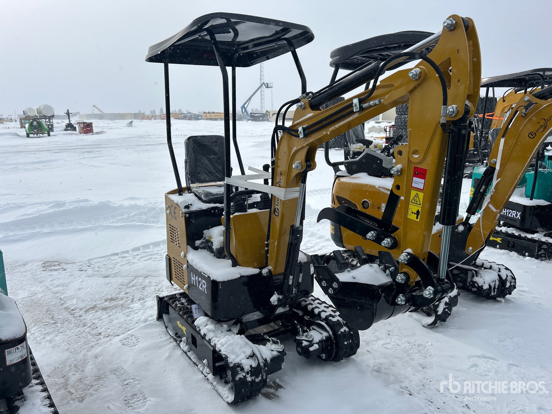 General Appearance with Picture, Right Front Corner