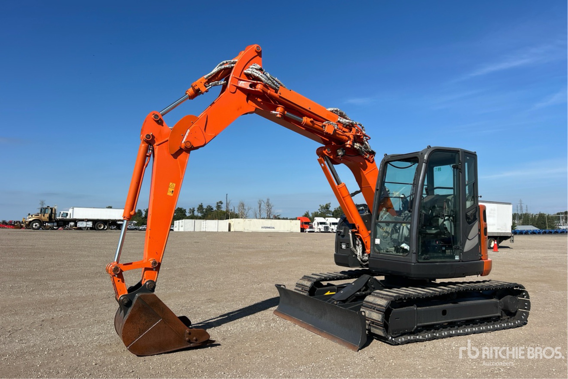 2017 Hitachi ZX75UR-5B