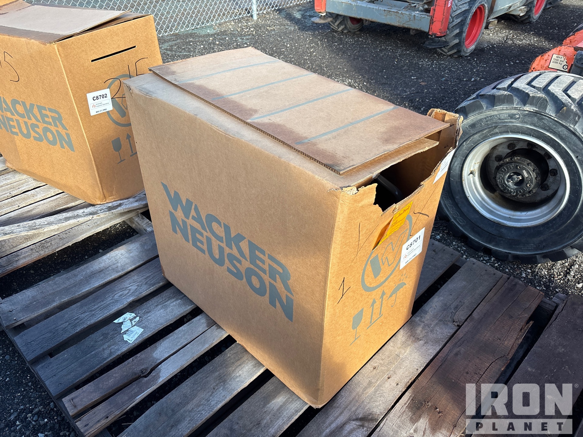 General Appearance with Picture, Right Front Corner