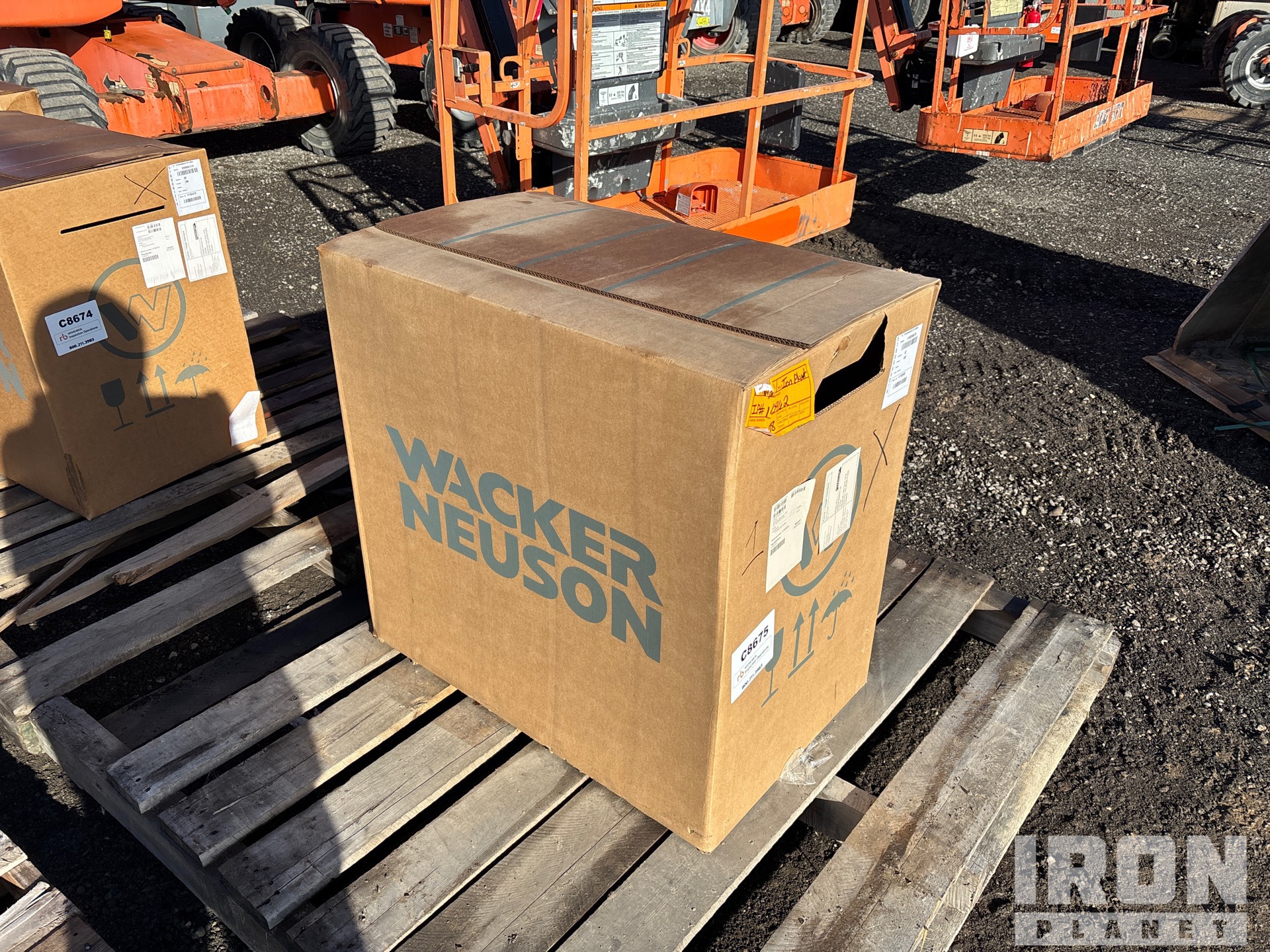 General Appearance with Picture, Right Front Corner