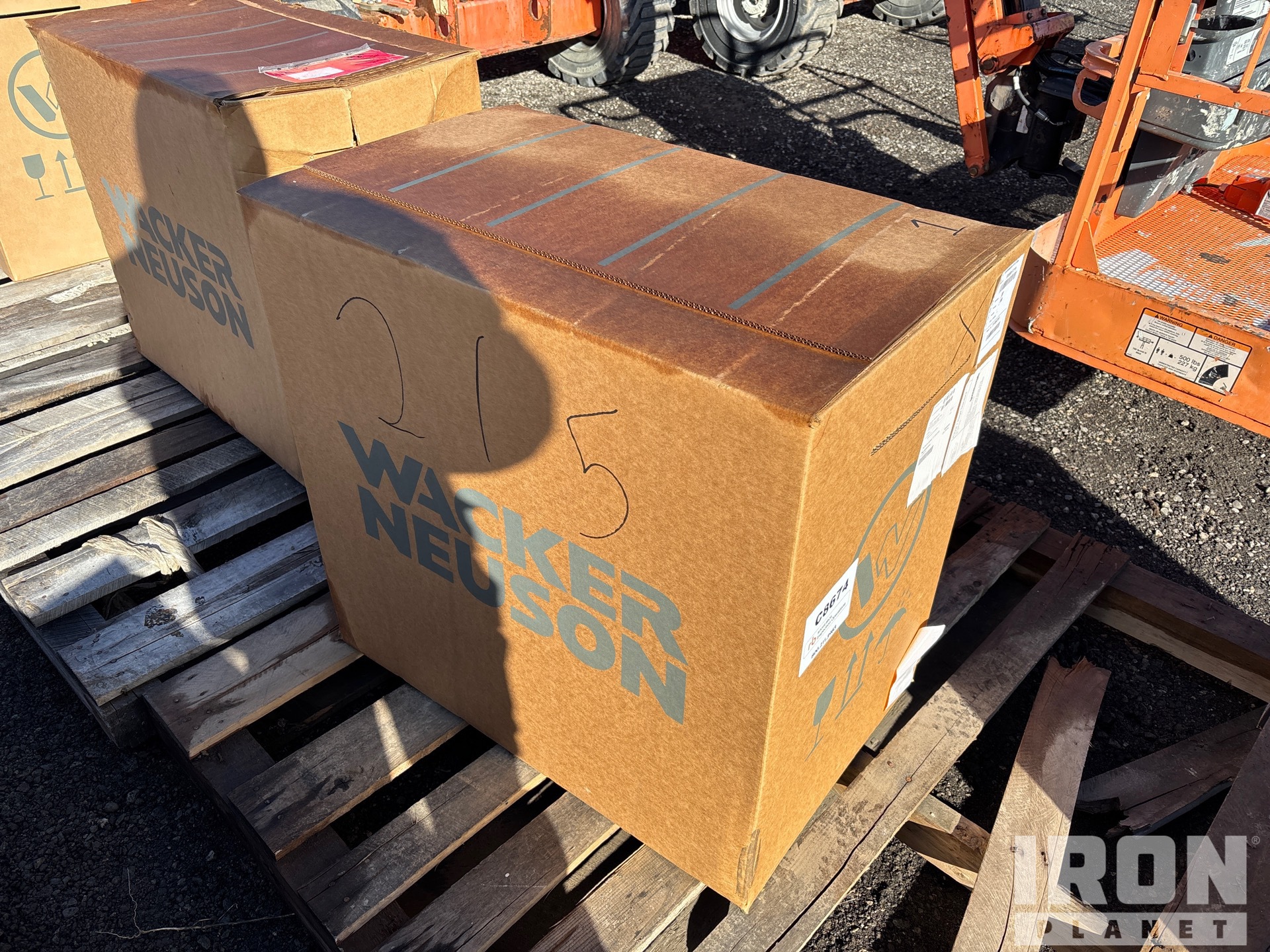 General Appearance with Picture, Right Front Corner