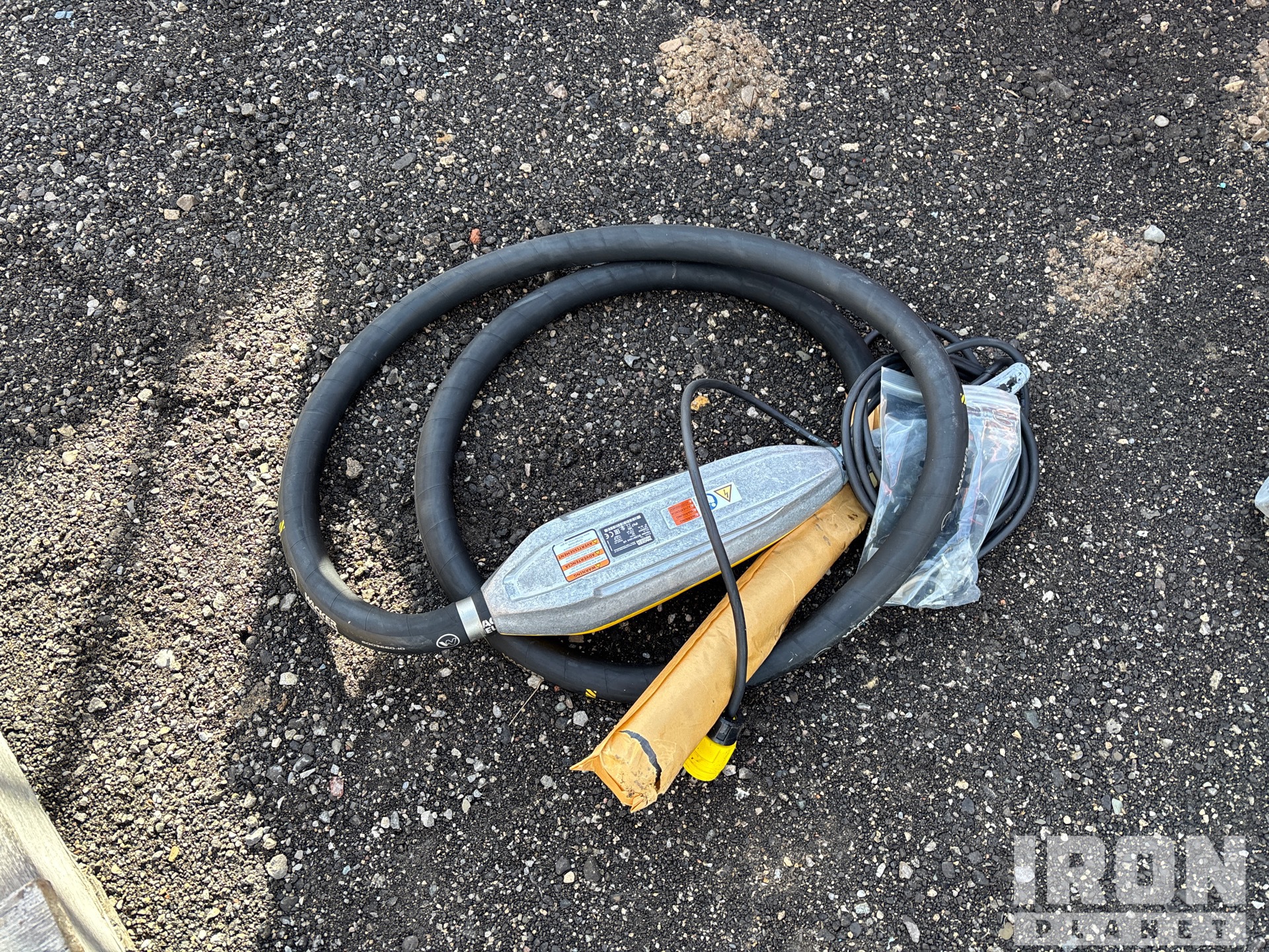 General Appearance with Foto, angolo anteriore sinistro