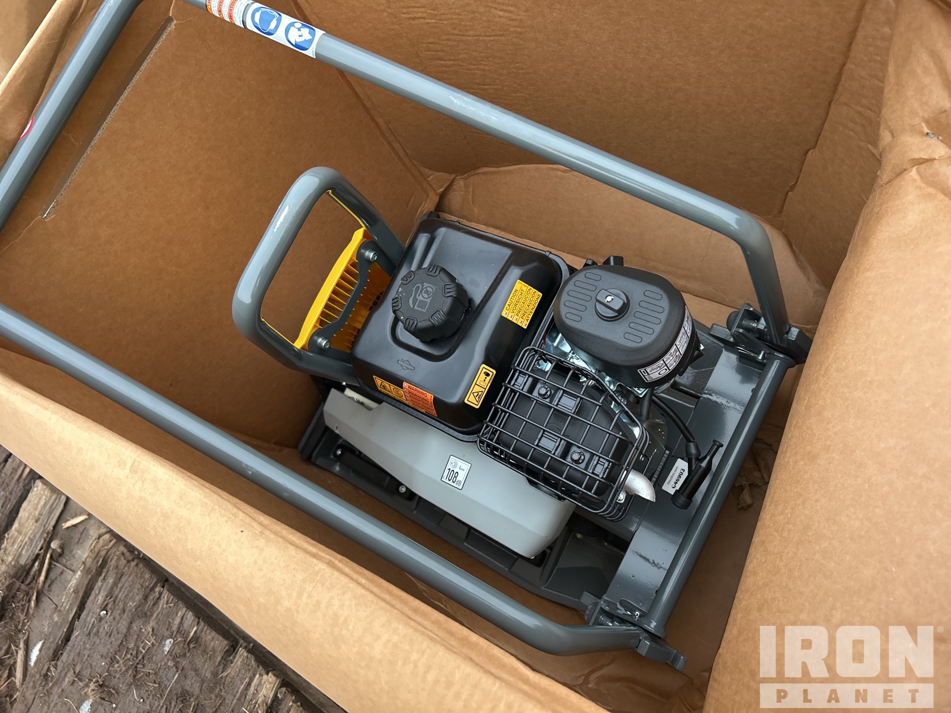 General Appearance with Picture, Right Front Corner