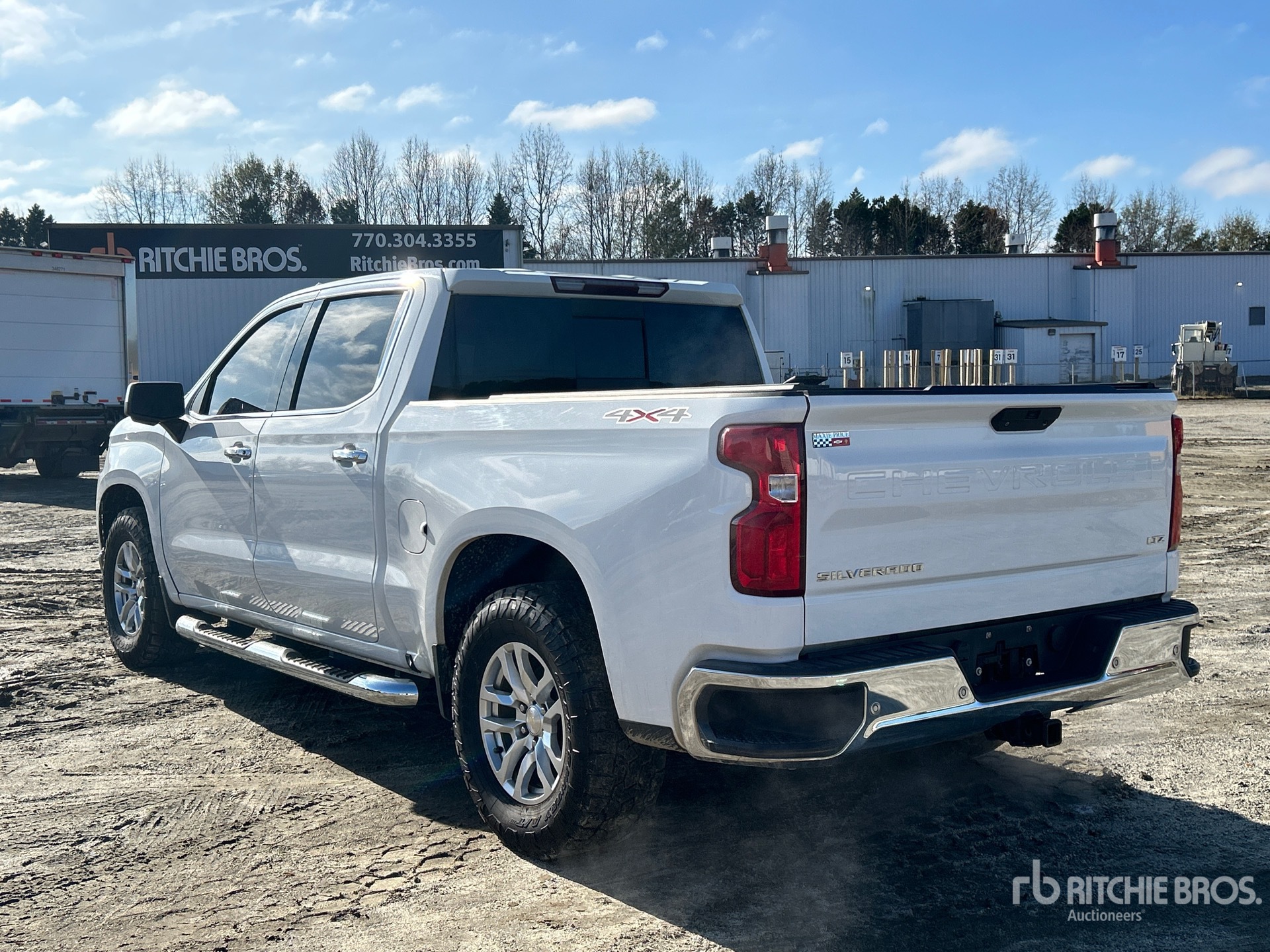 General Appearance with Foto, angolo posteriore sinistro